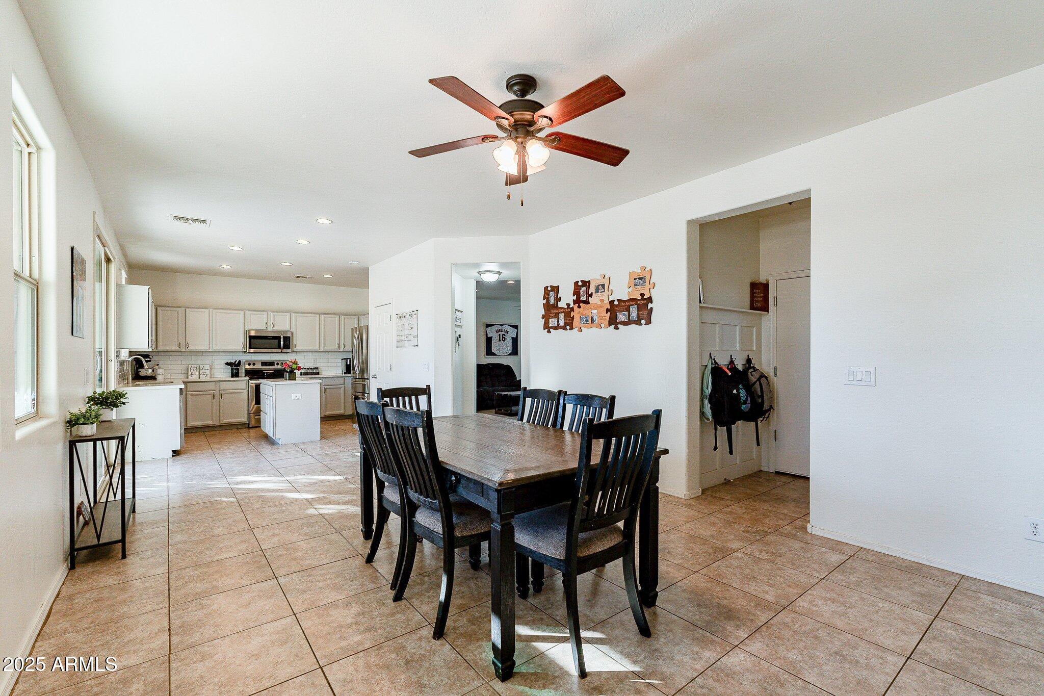 1647 W Gold Mine Way Property Photo 9