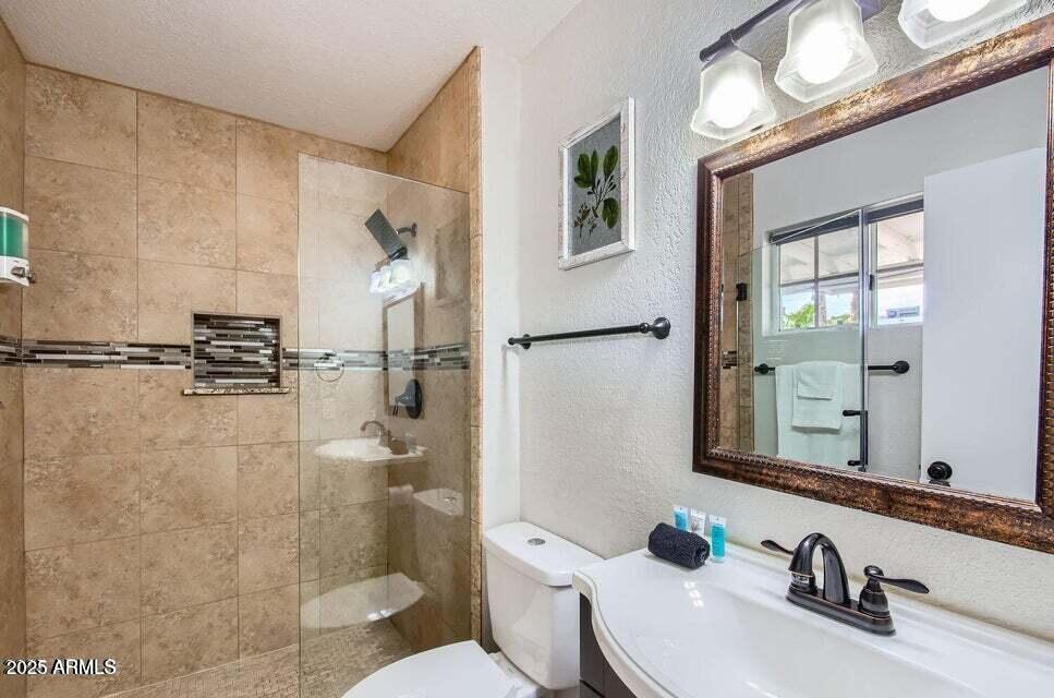 15841 N 23rd Place Property Photo 13