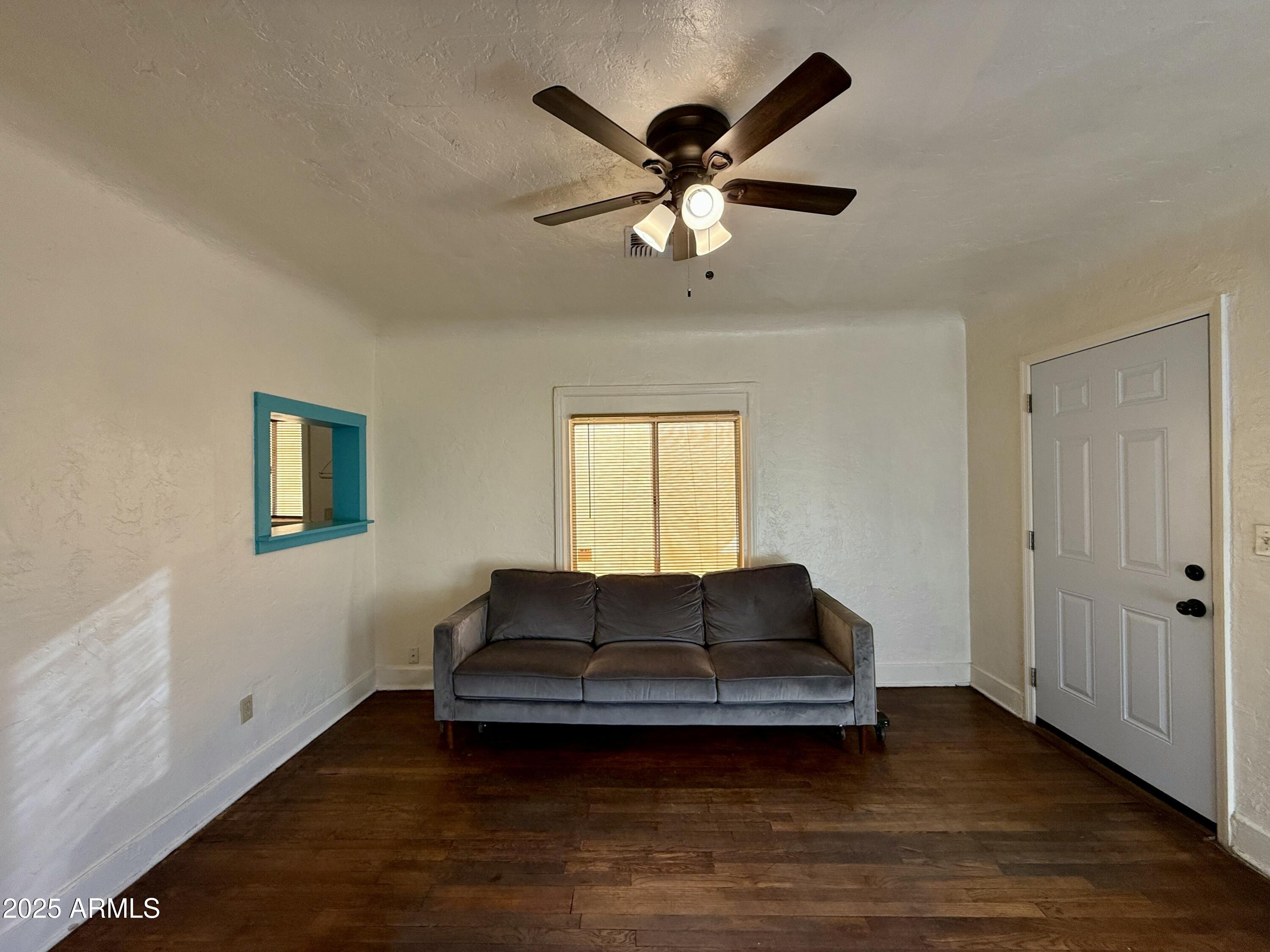 1126 E Polk Street Property Photo 10