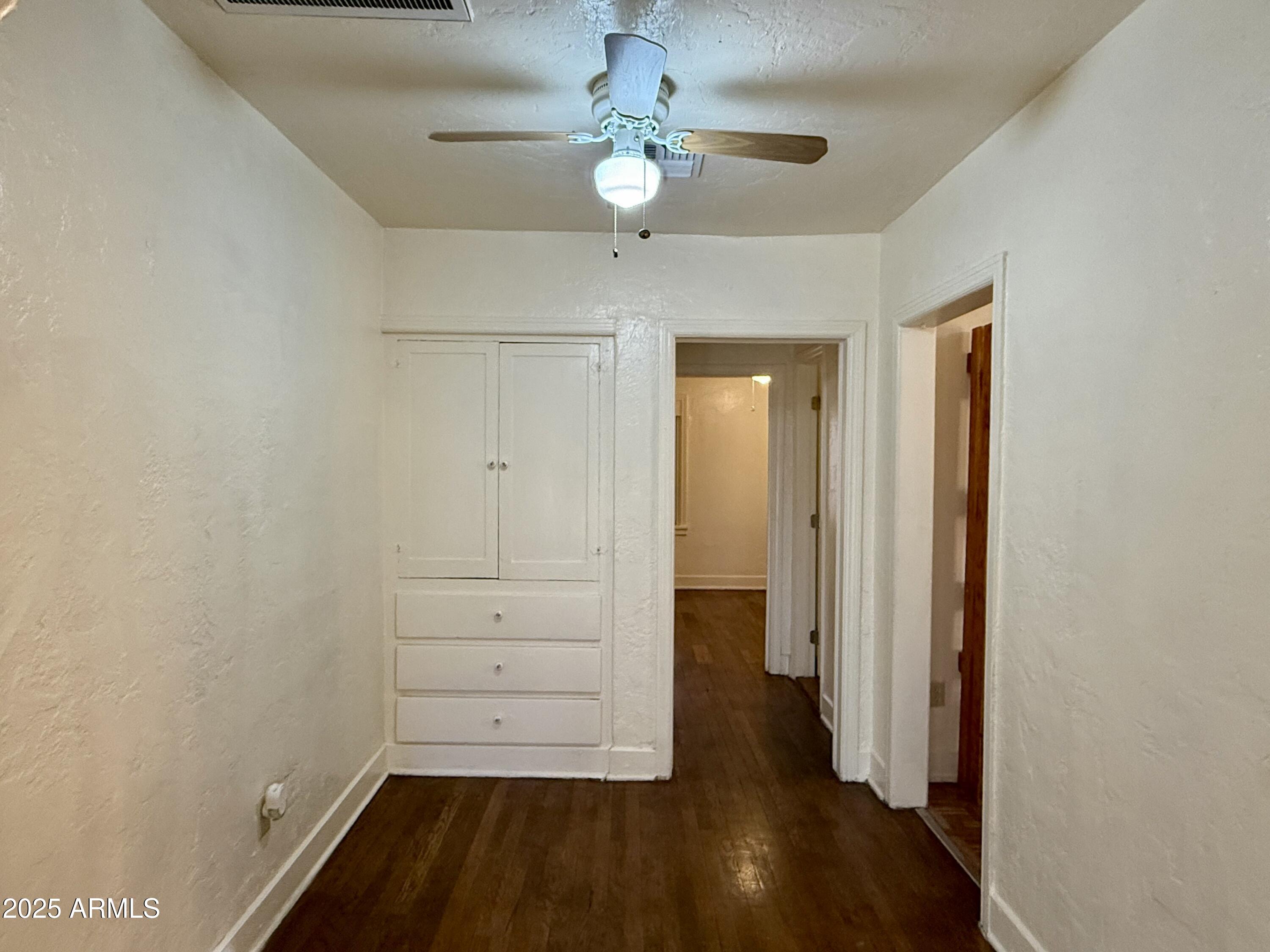 1126 E Polk Street Property Photo 11