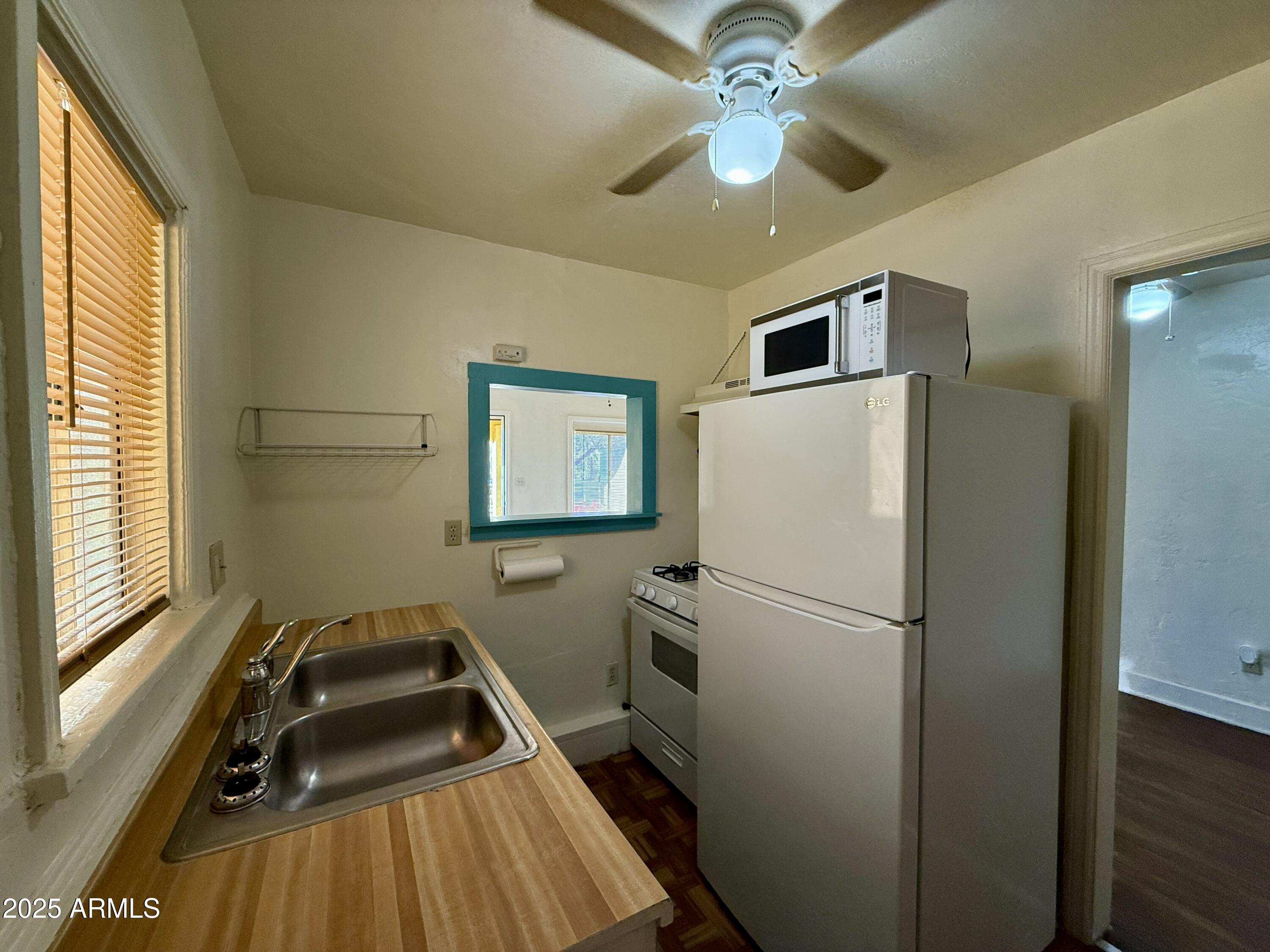 1126 E Polk Street Property Photo 14