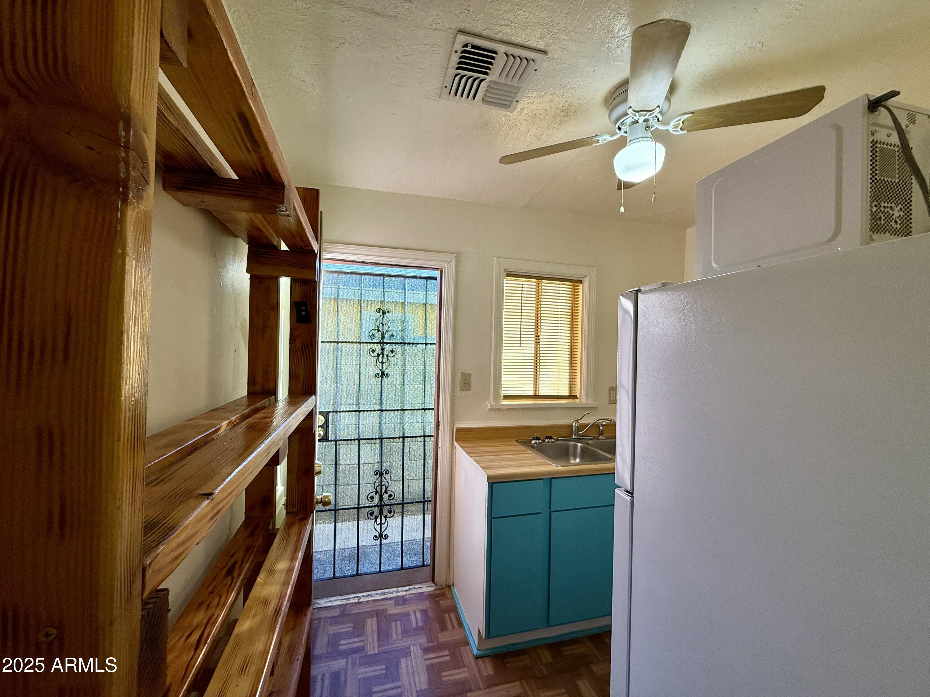 1126 E Polk Street Property Photo 15