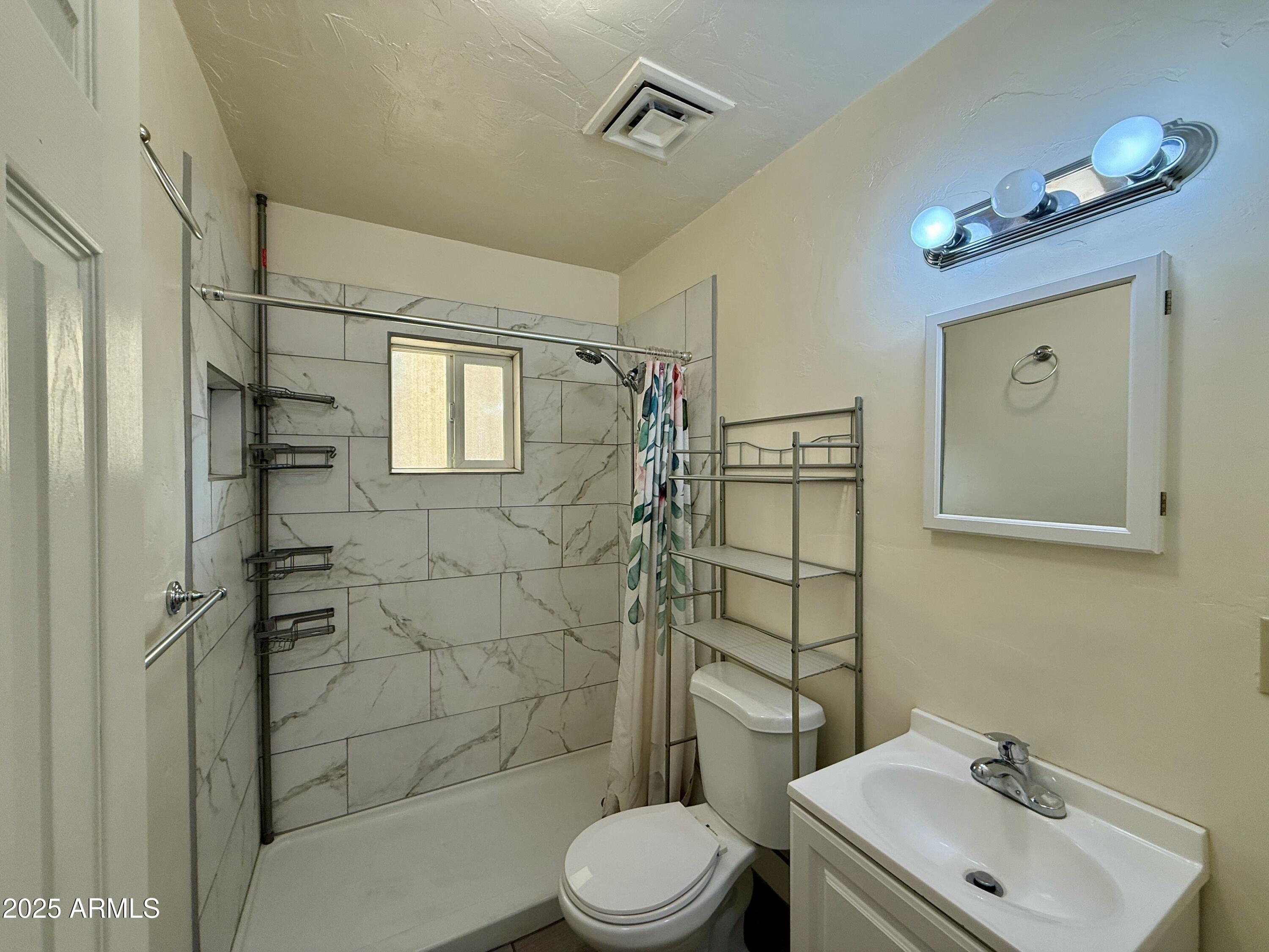 1126 E Polk Street Property Photo 16