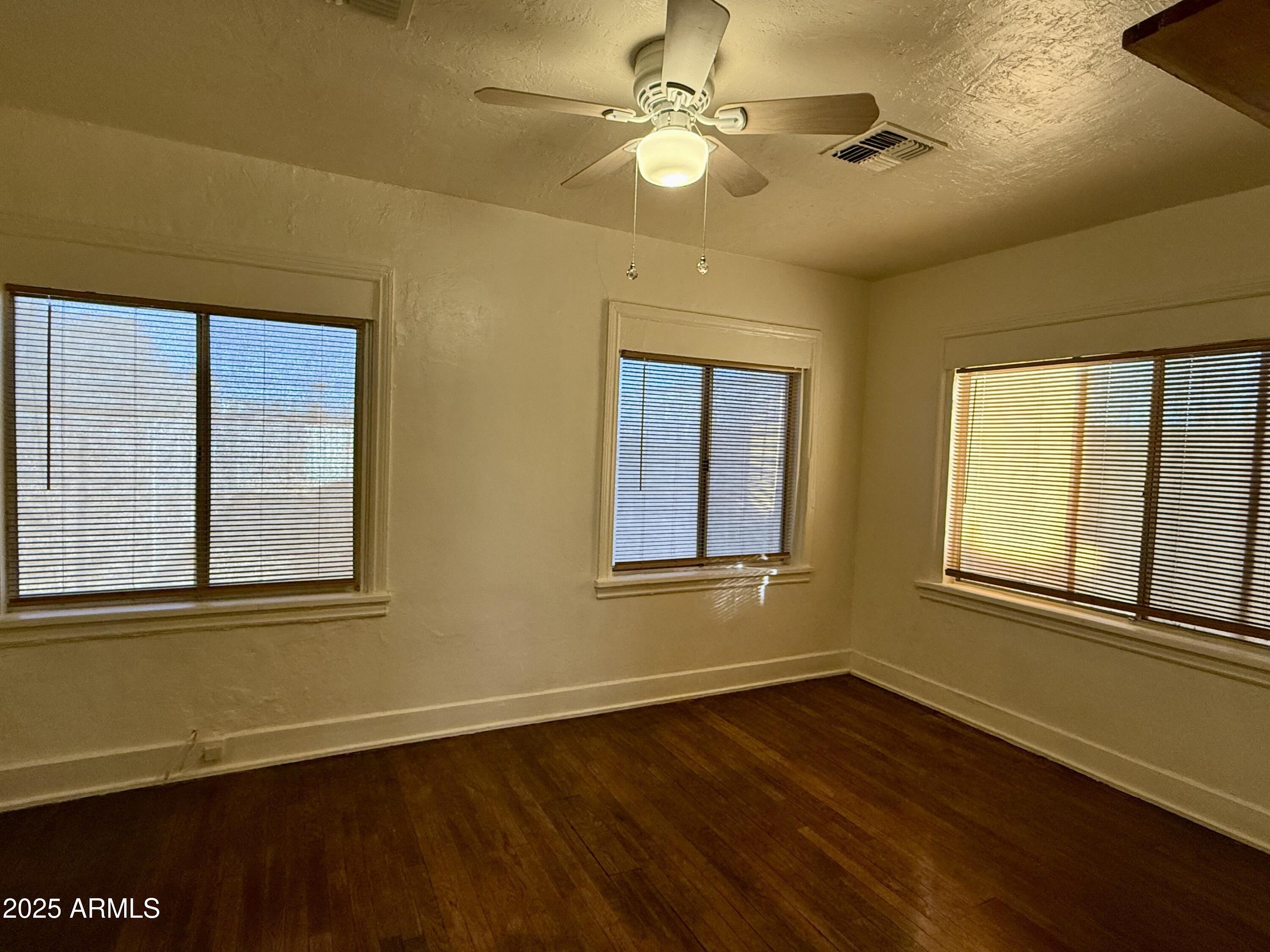 1126 E Polk Street Property Photo 17