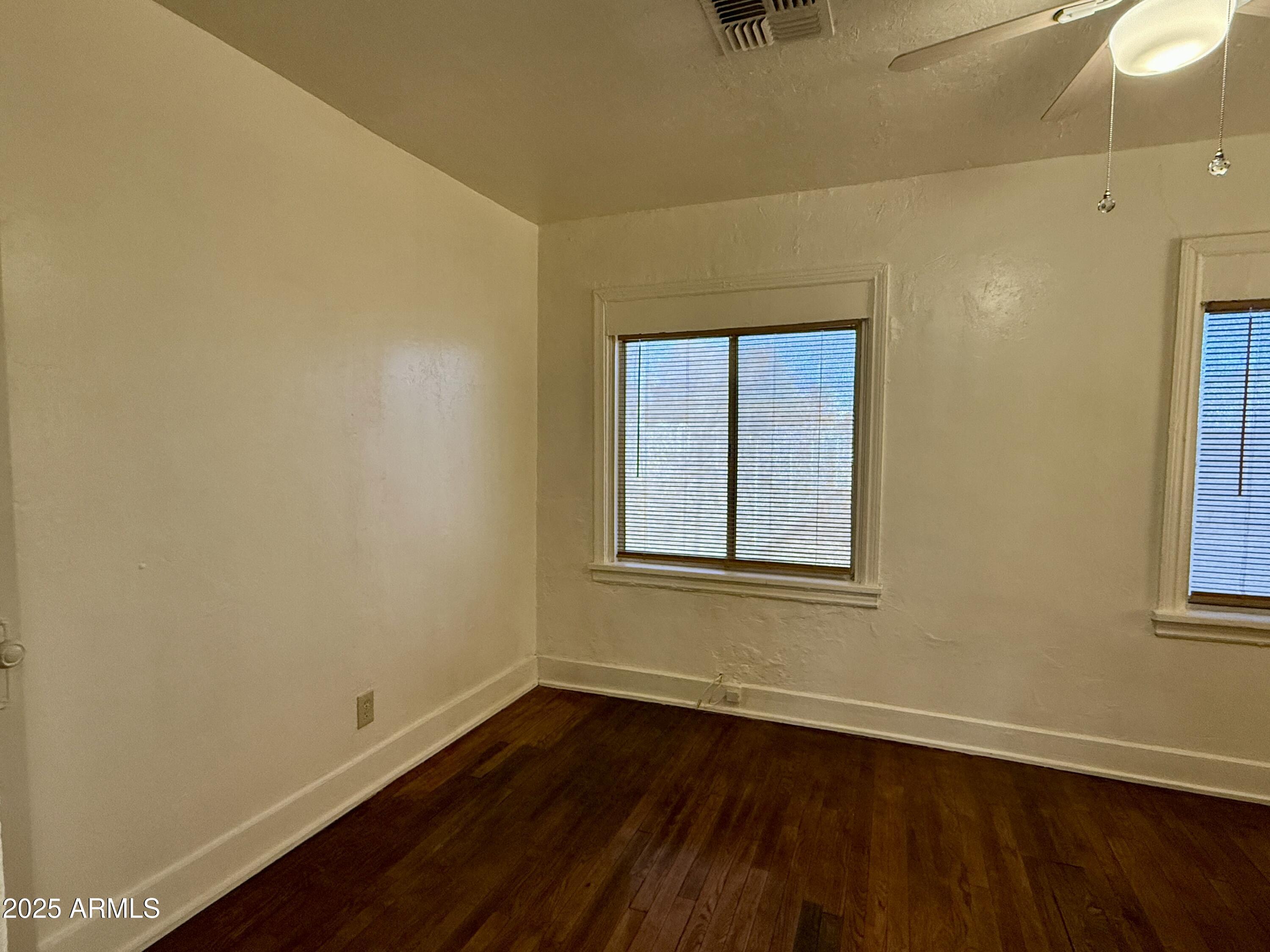 1126 E Polk Street Property Photo 18