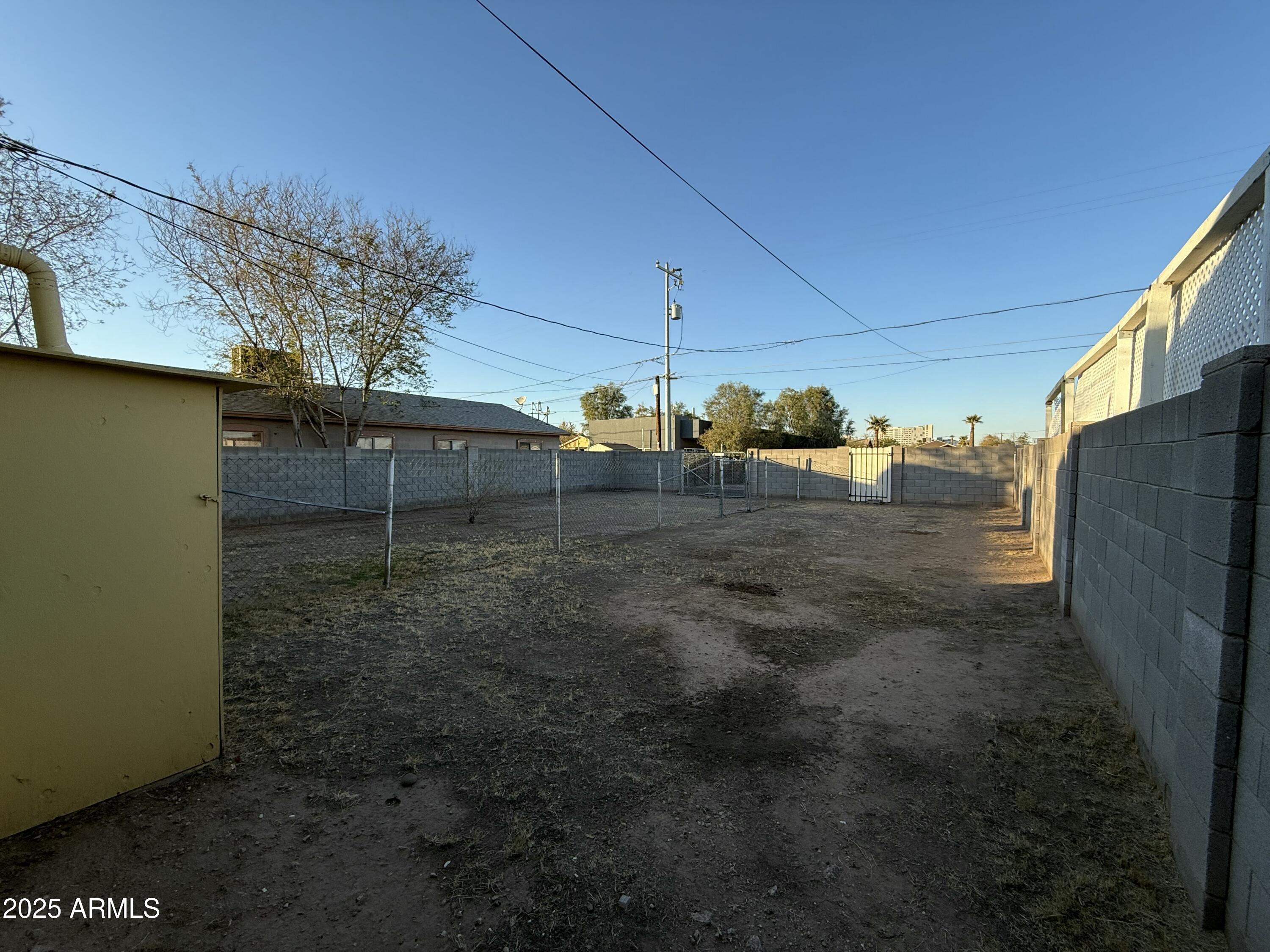 1126 E Polk Street Property Photo 21
