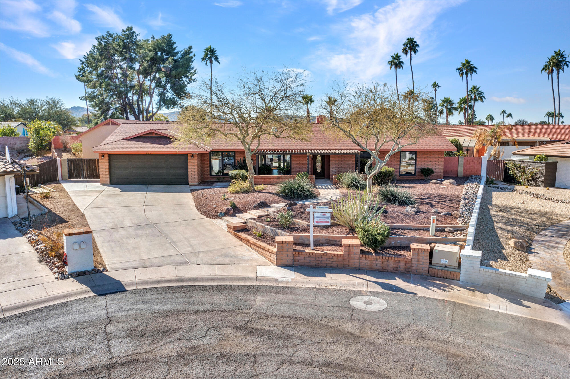 215 E Marconi Avenue Property Photo 1