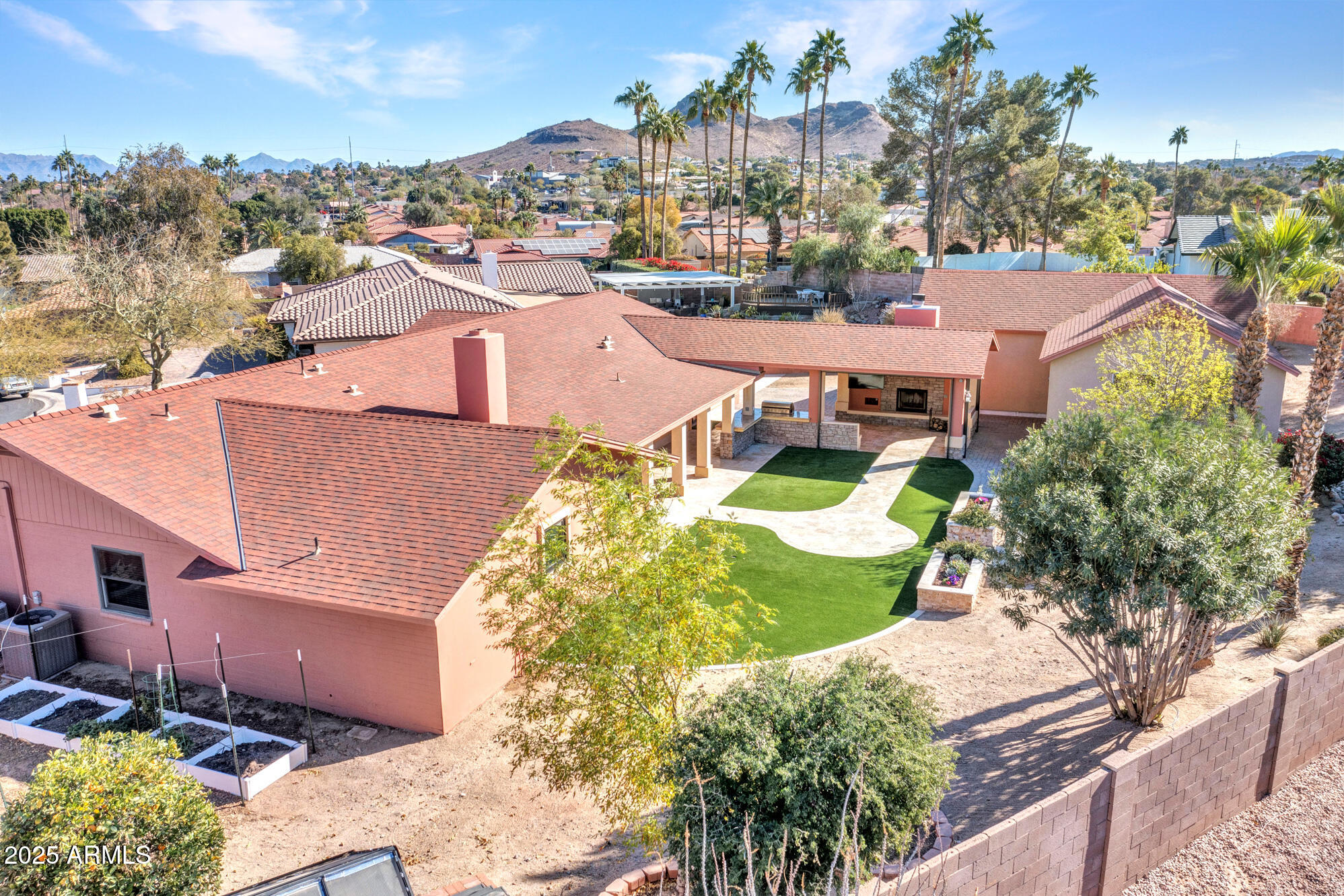 215 E Marconi Avenue Property Photo 3