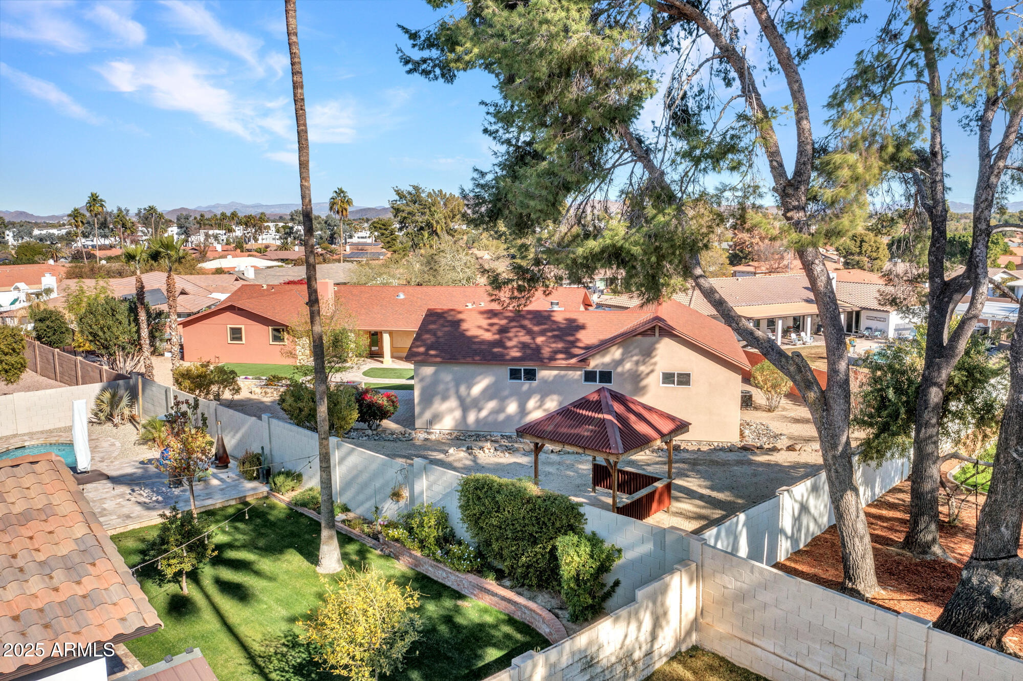 215 E Marconi Avenue Property Photo 5