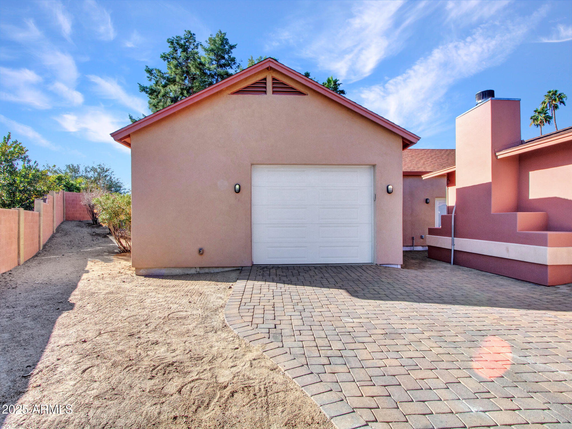 215 E Marconi Avenue Property Photo 8