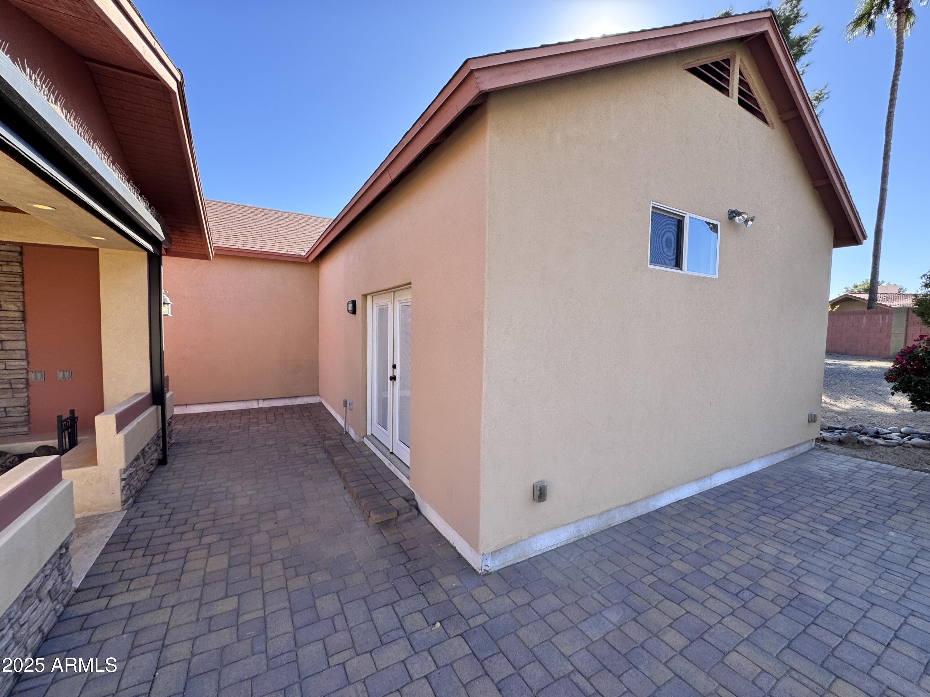 215 E Marconi Avenue Property Photo 12