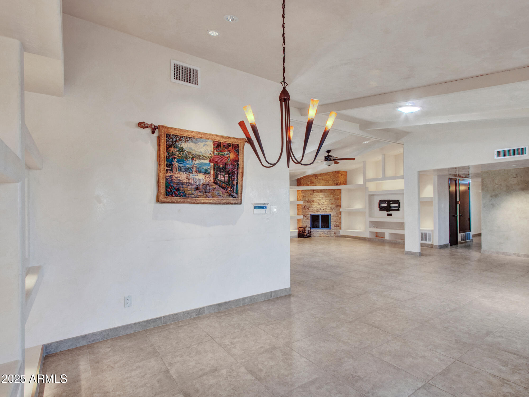 215 E Marconi Avenue Property Photo 17