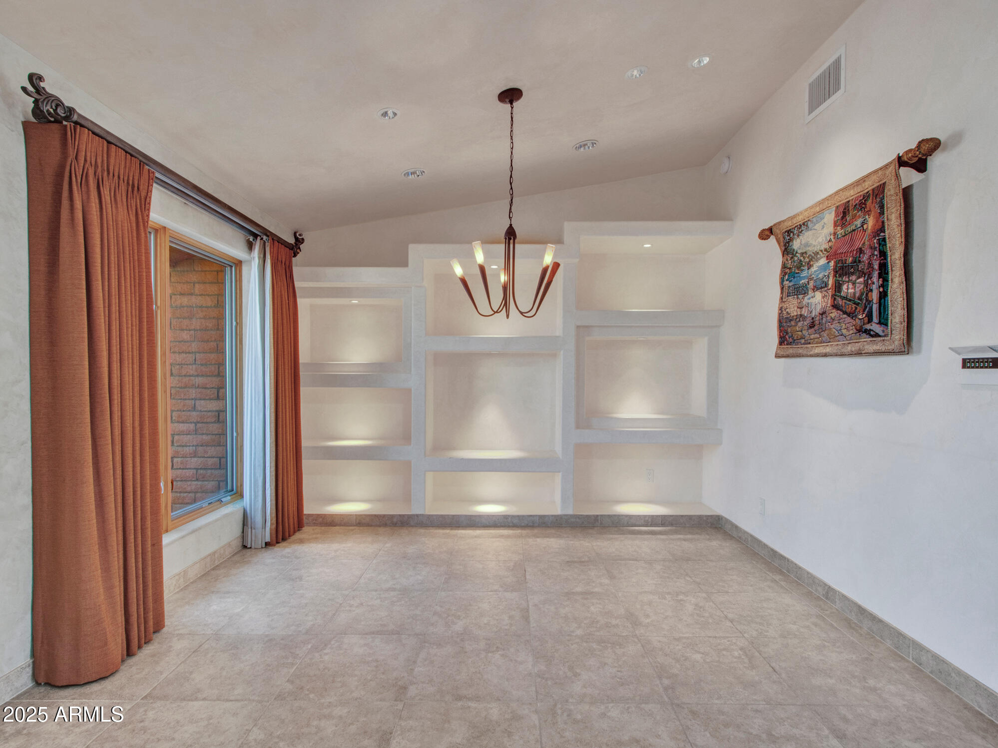 215 E Marconi Avenue Property Photo 19