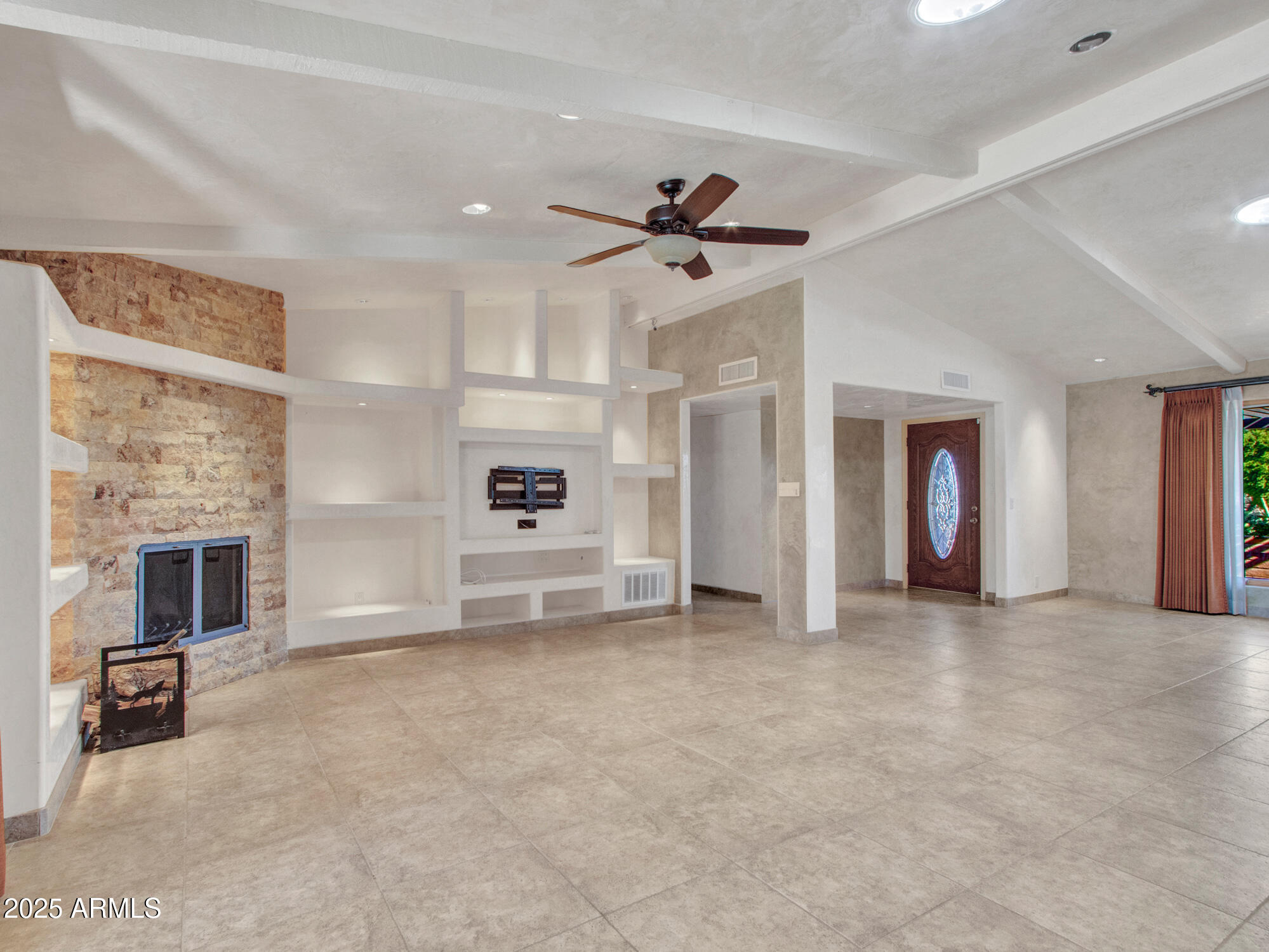 215 E Marconi Avenue Property Photo 23