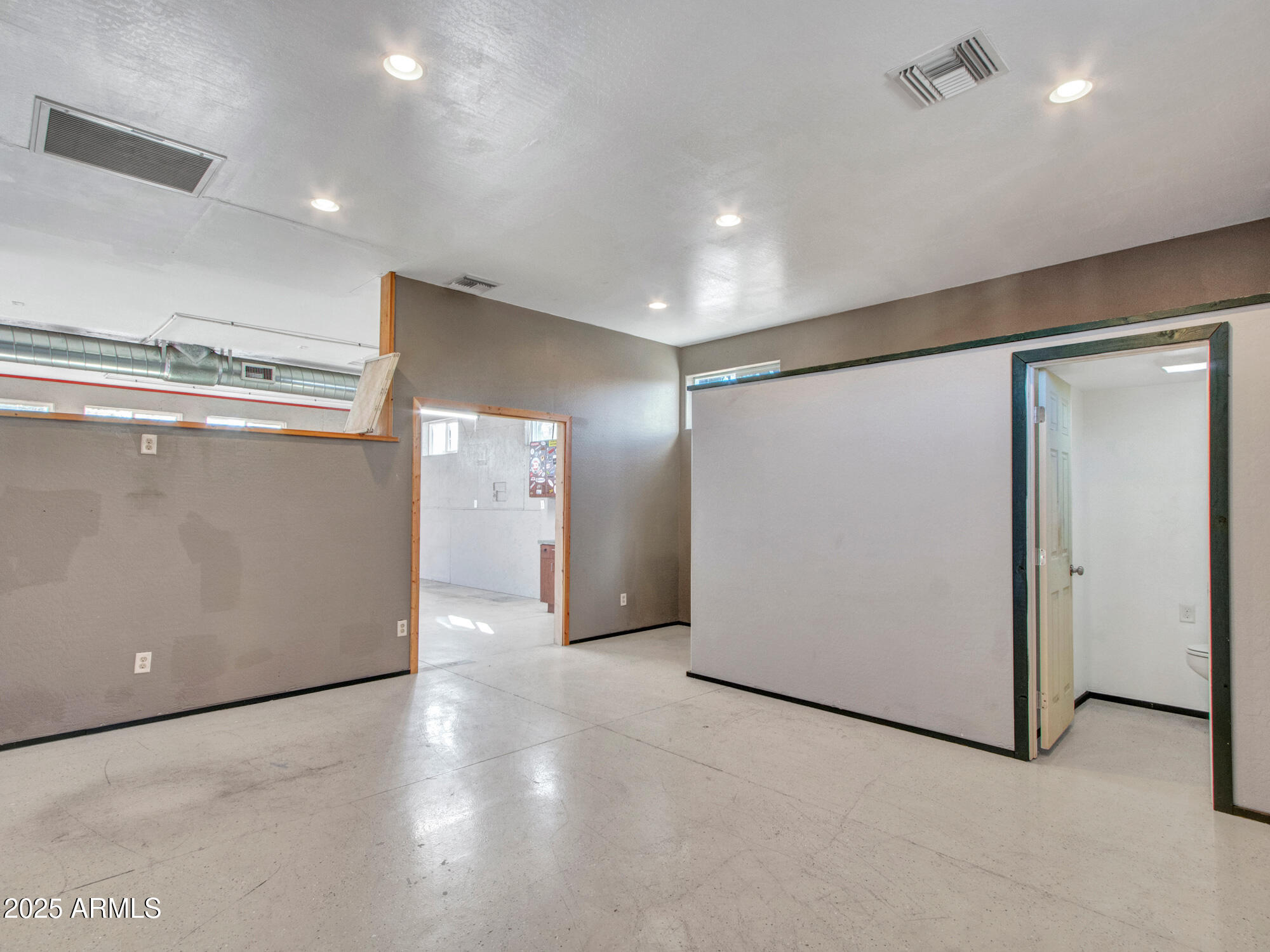 215 E Marconi Avenue Property Photo 47
