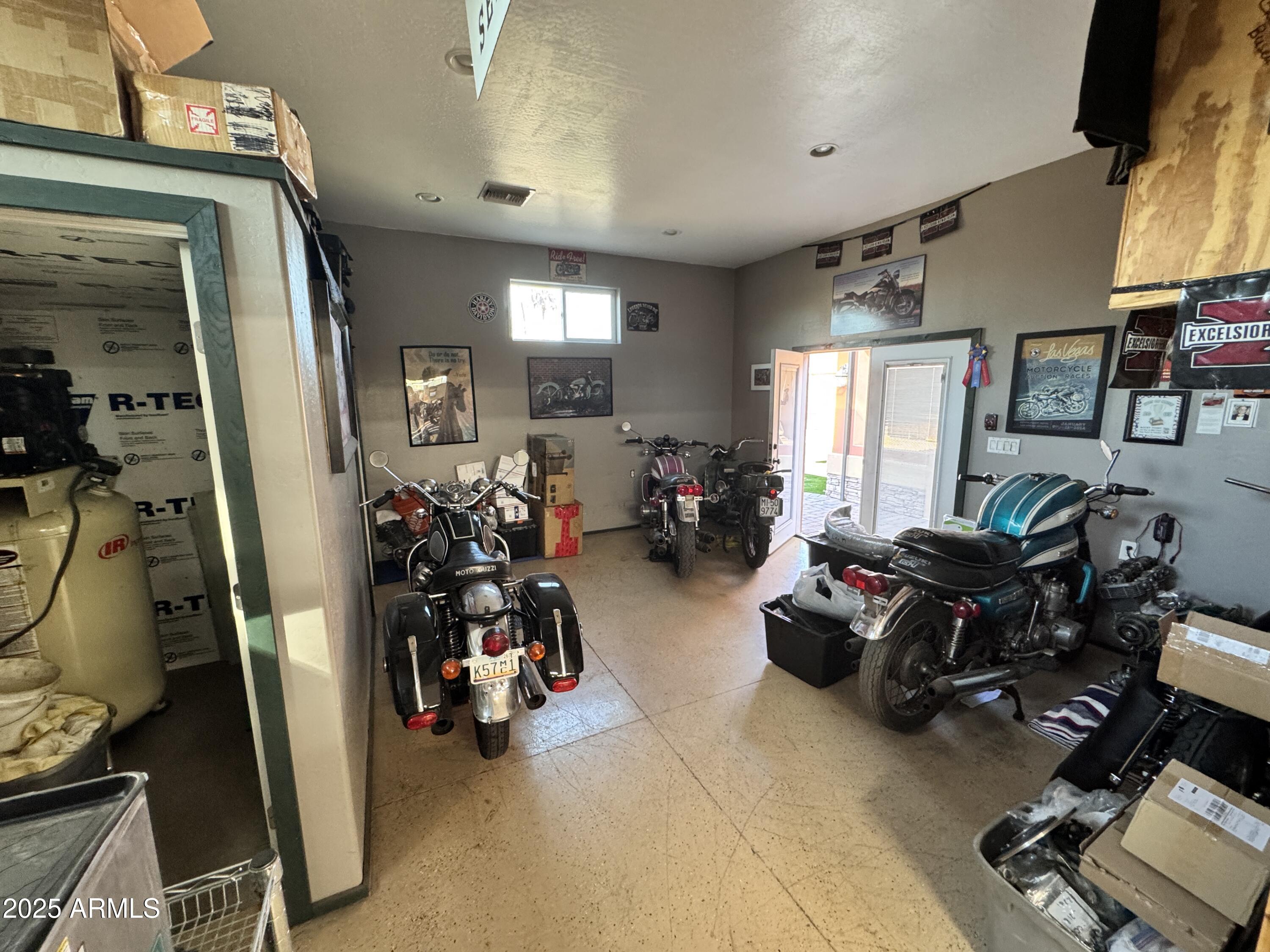 215 E Marconi Avenue Property Photo 50