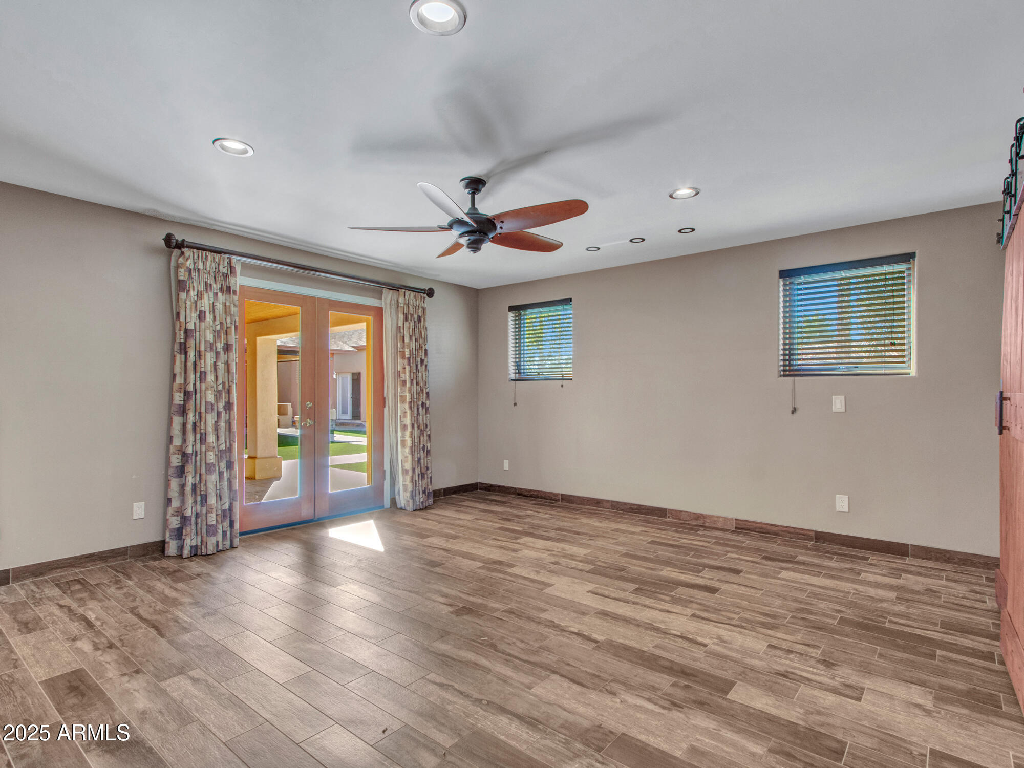 215 E Marconi Avenue Property Photo 69