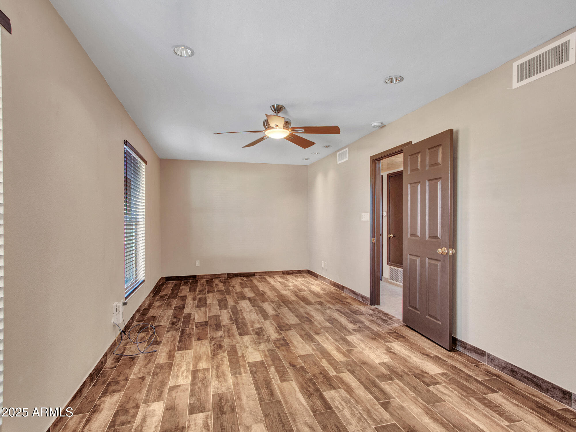 215 E Marconi Avenue Property Photo 83