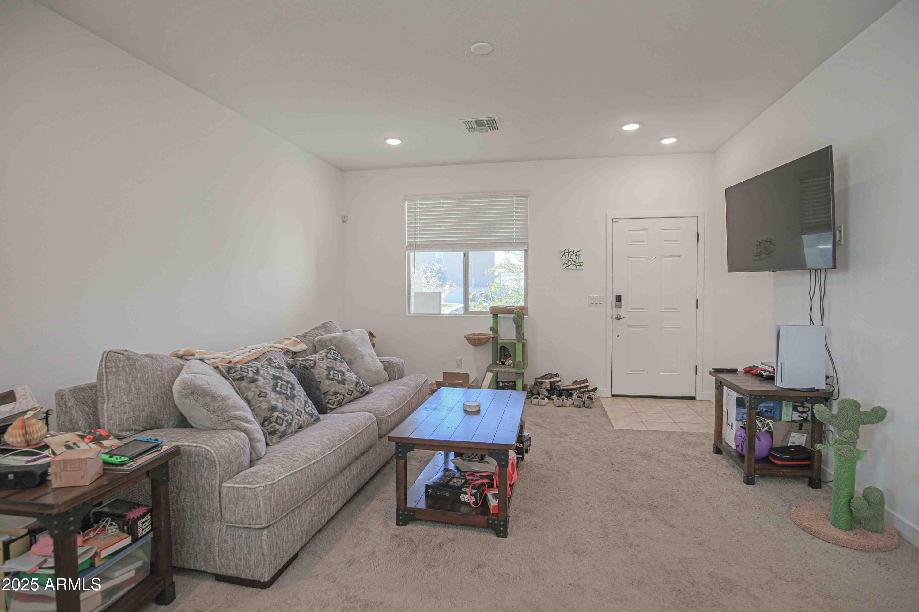 8637 N 168th Drive Property Photo 6