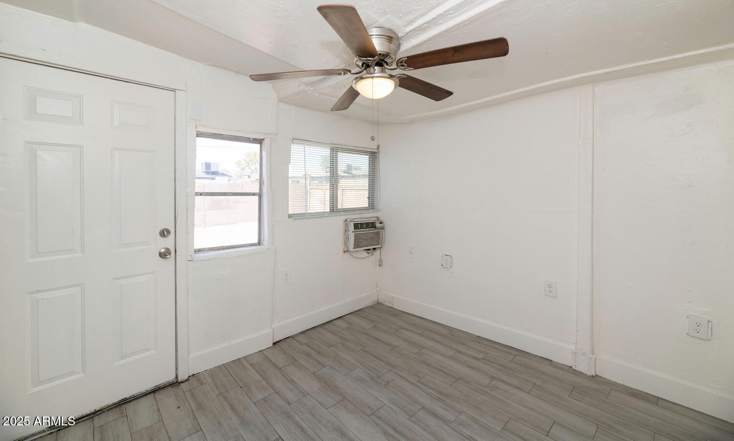 8816 N 6th Place Property Photo 24