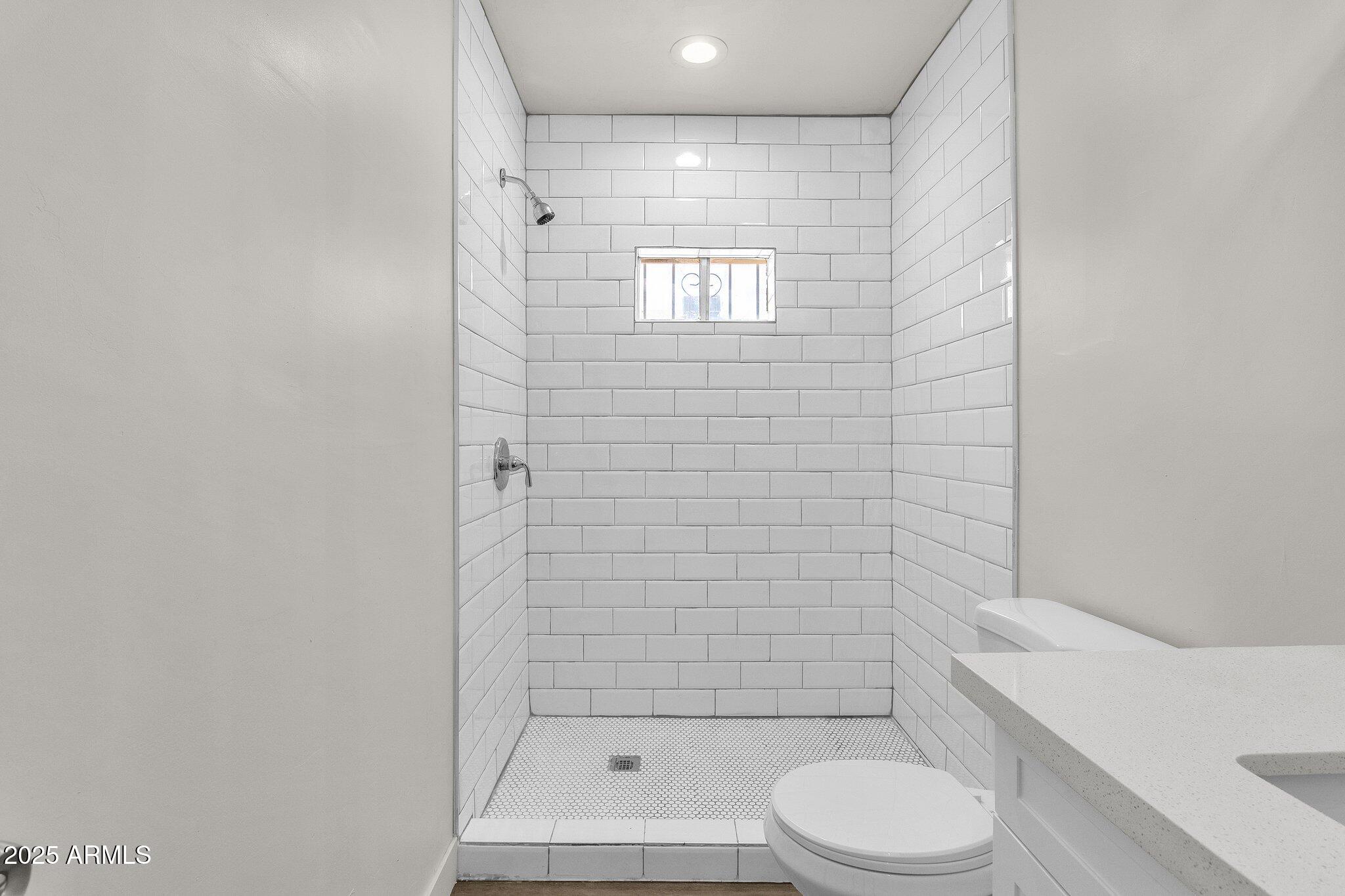325 N 17th Drive Property Photo 32