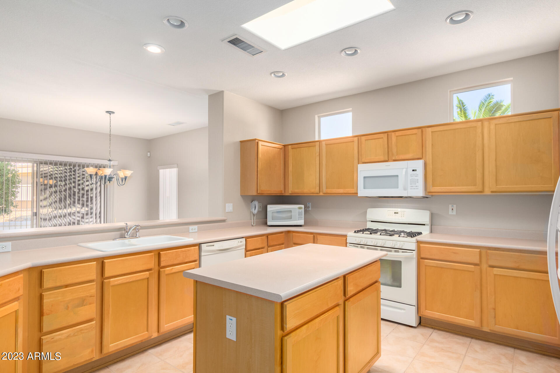 17712 N Thoroughbred Drive Property Photo 12