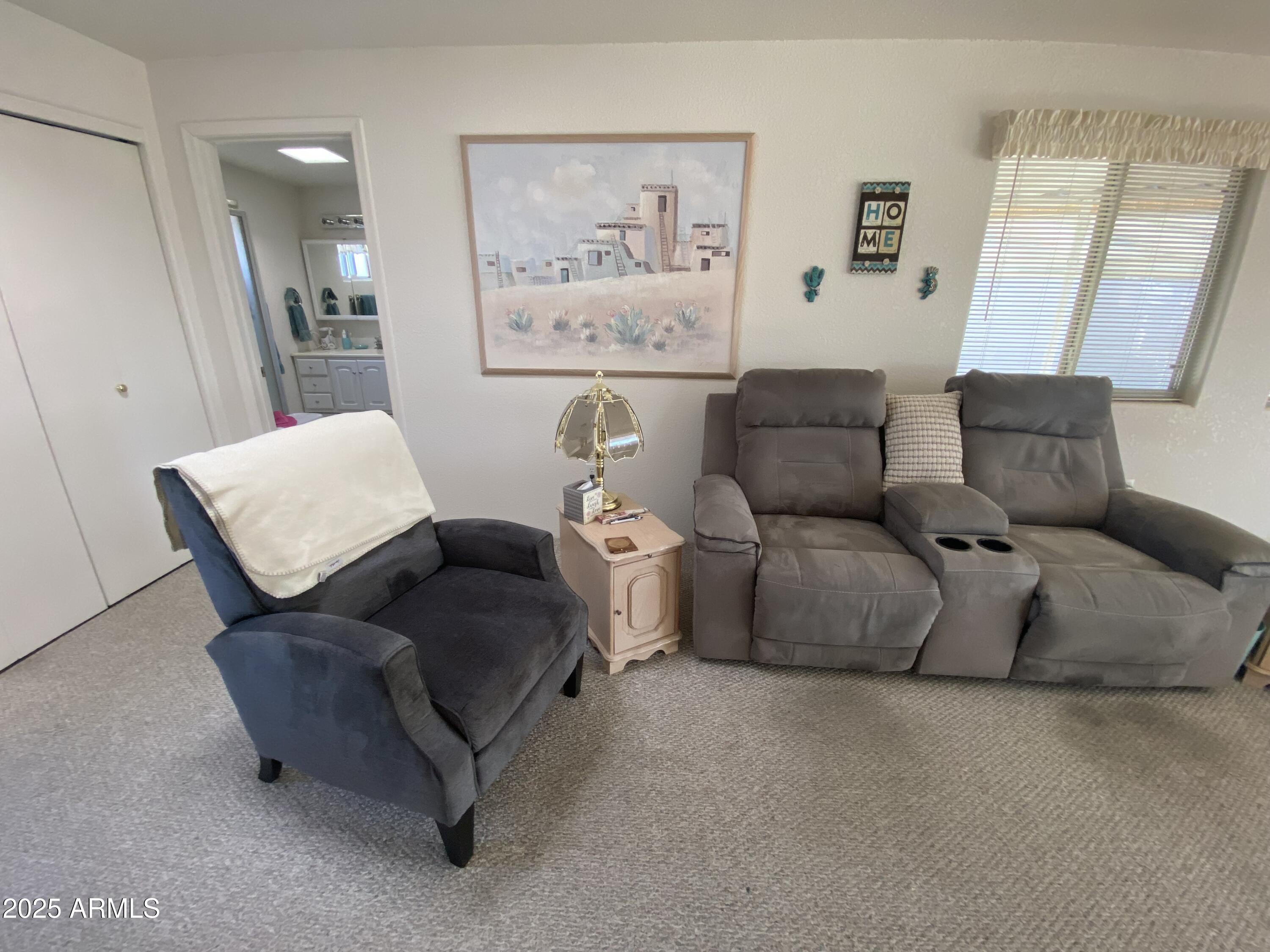 2271 S Seminole Drive Property Photo 3