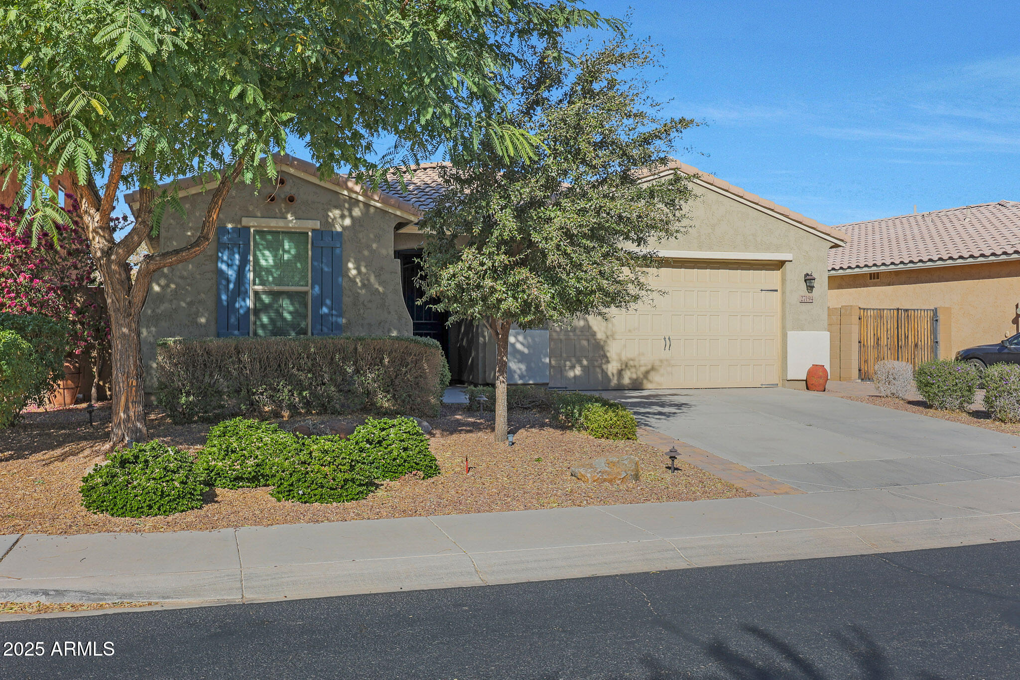 27194 N Skipping Rock Road Property Photo 1