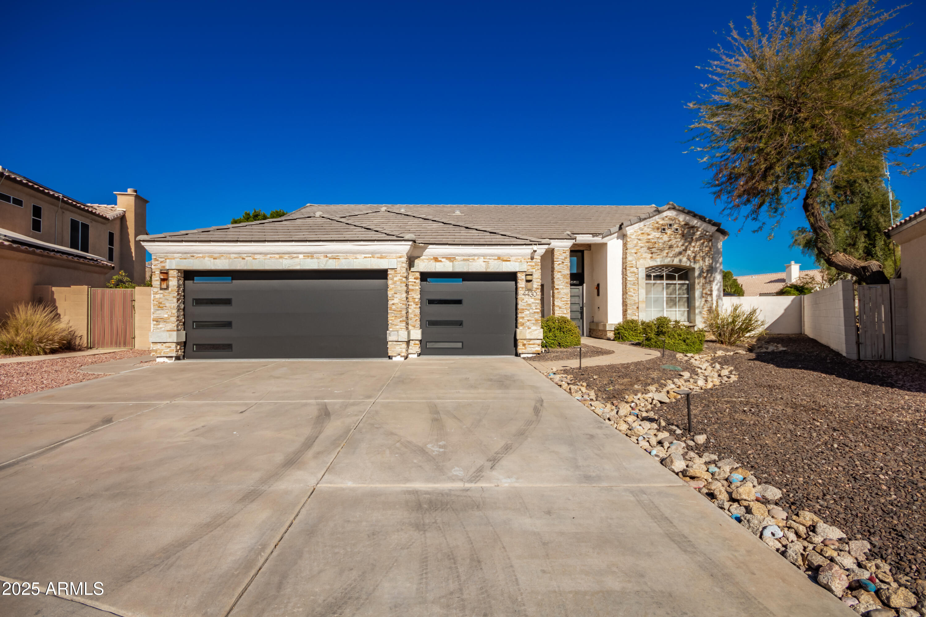 4430 E Graythorn Street Property Photo 2