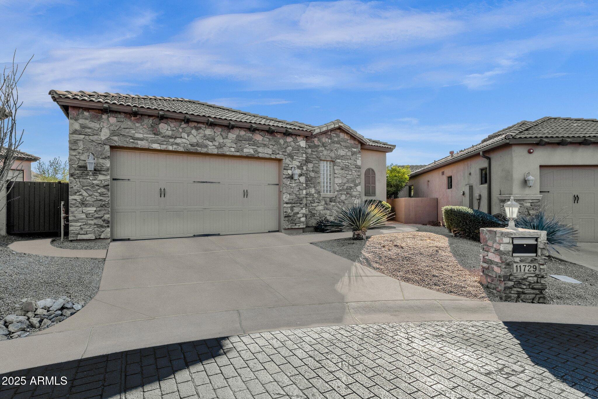 11729 N 134th Street Property Photo 2