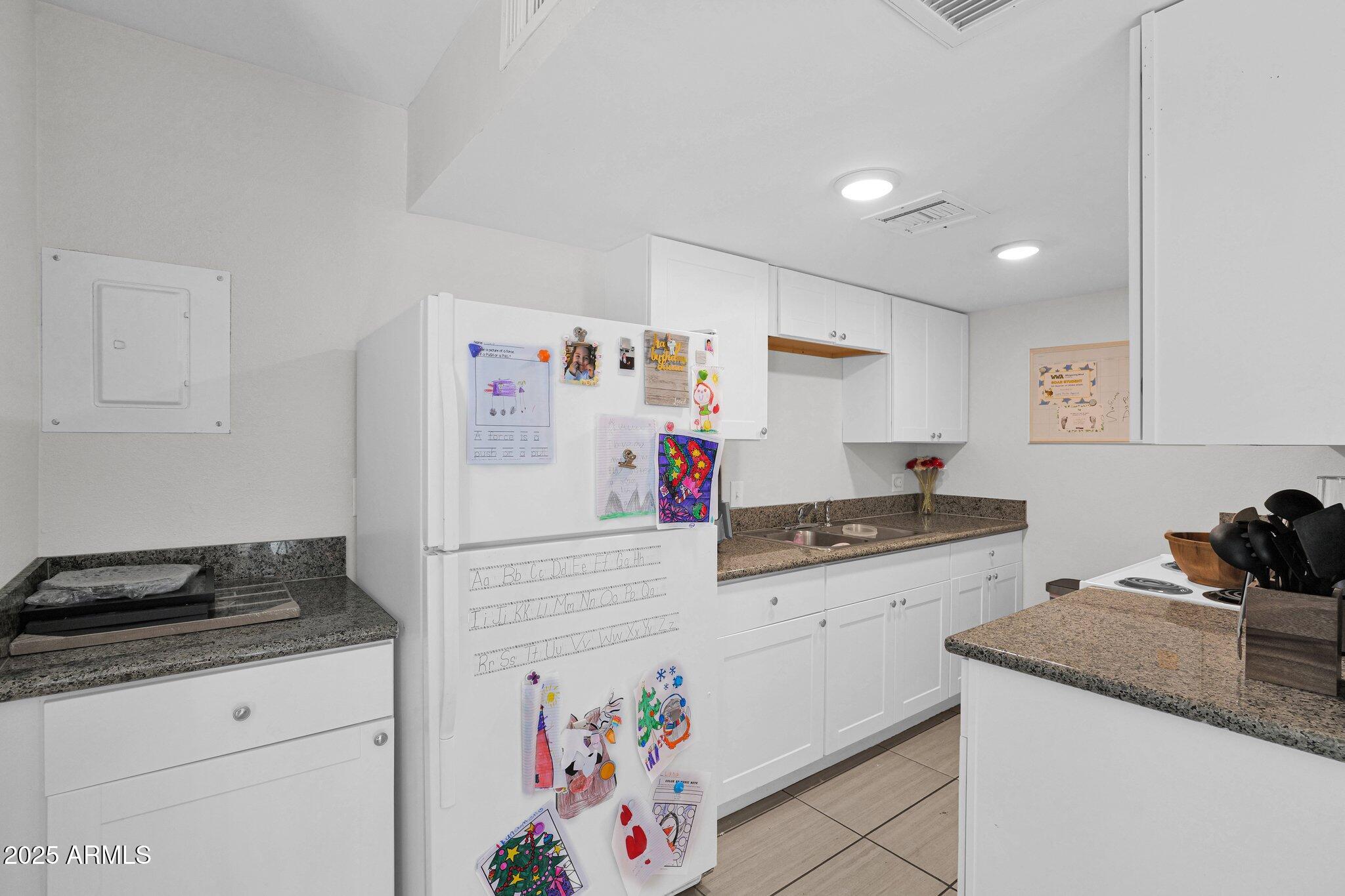1404 E Mountain View Road Property Photo 15