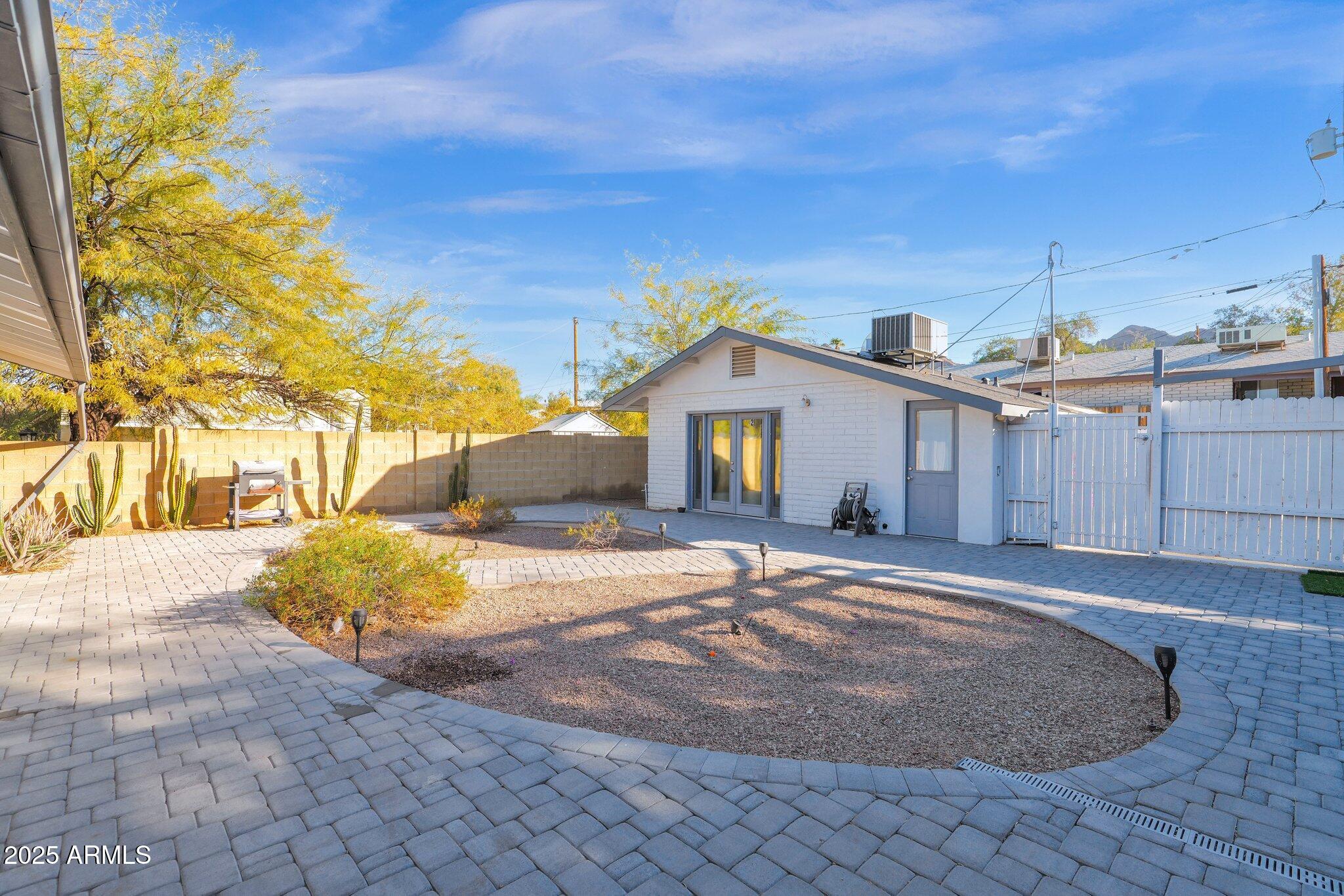 1404 E Mountain View Road Property Photo 20