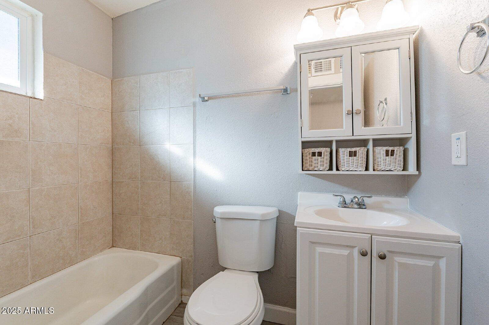 805 E Turney Avenue Property Photo 22