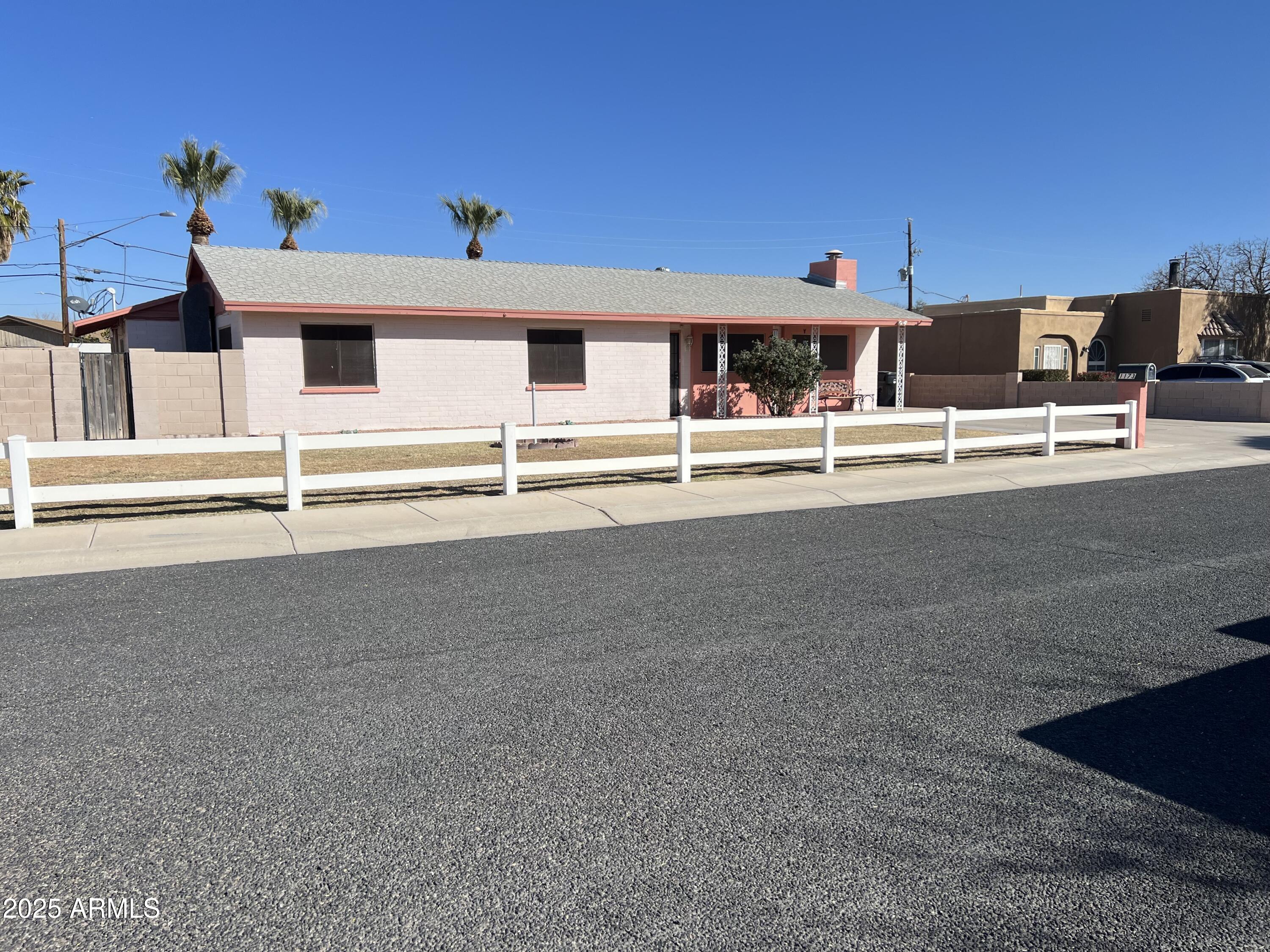 1173 N MESQUITE Lane