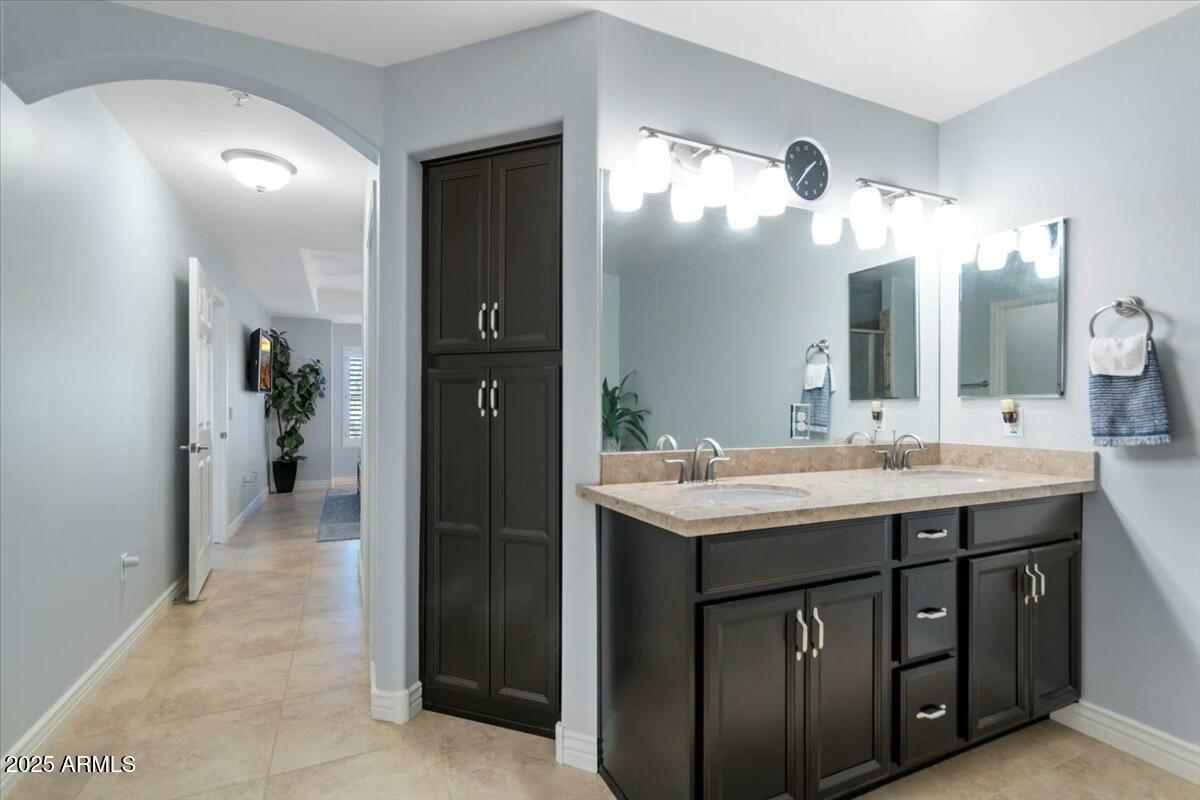 5350 E Deer Valley Drive E Property Photo 18