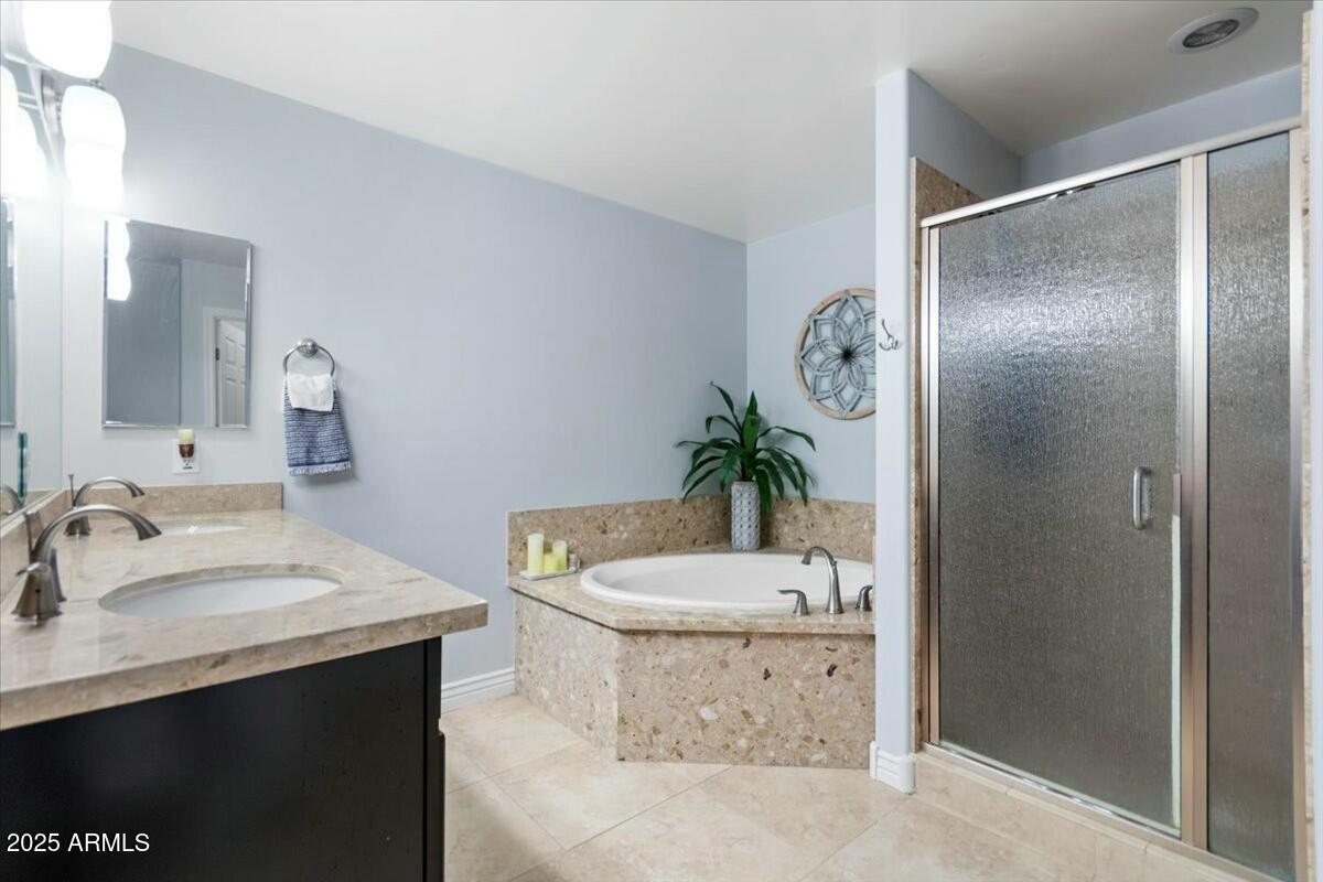 5350 E Deer Valley Drive E Property Photo 19