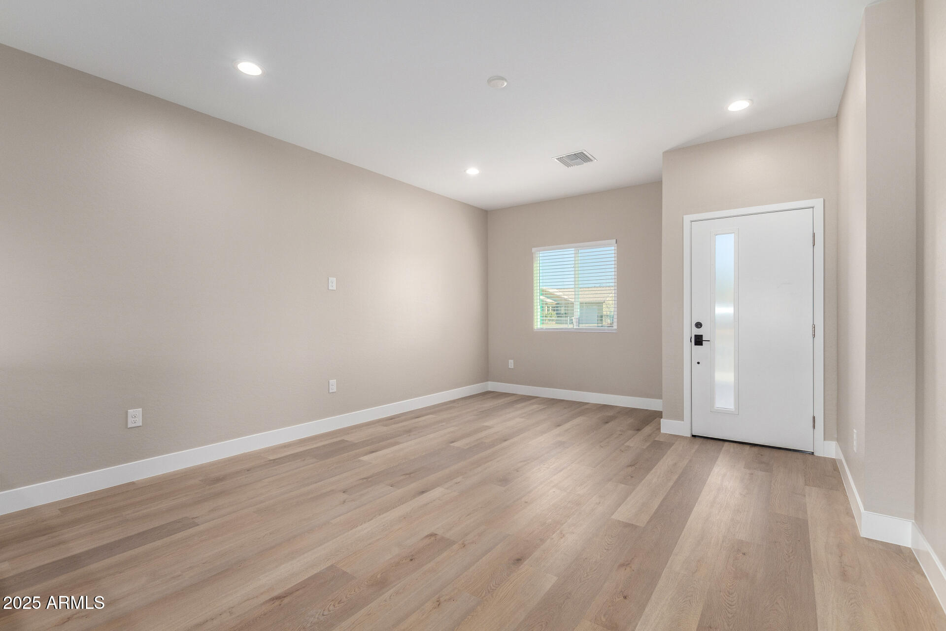509 N Lincoln Avenue Property Photo 4