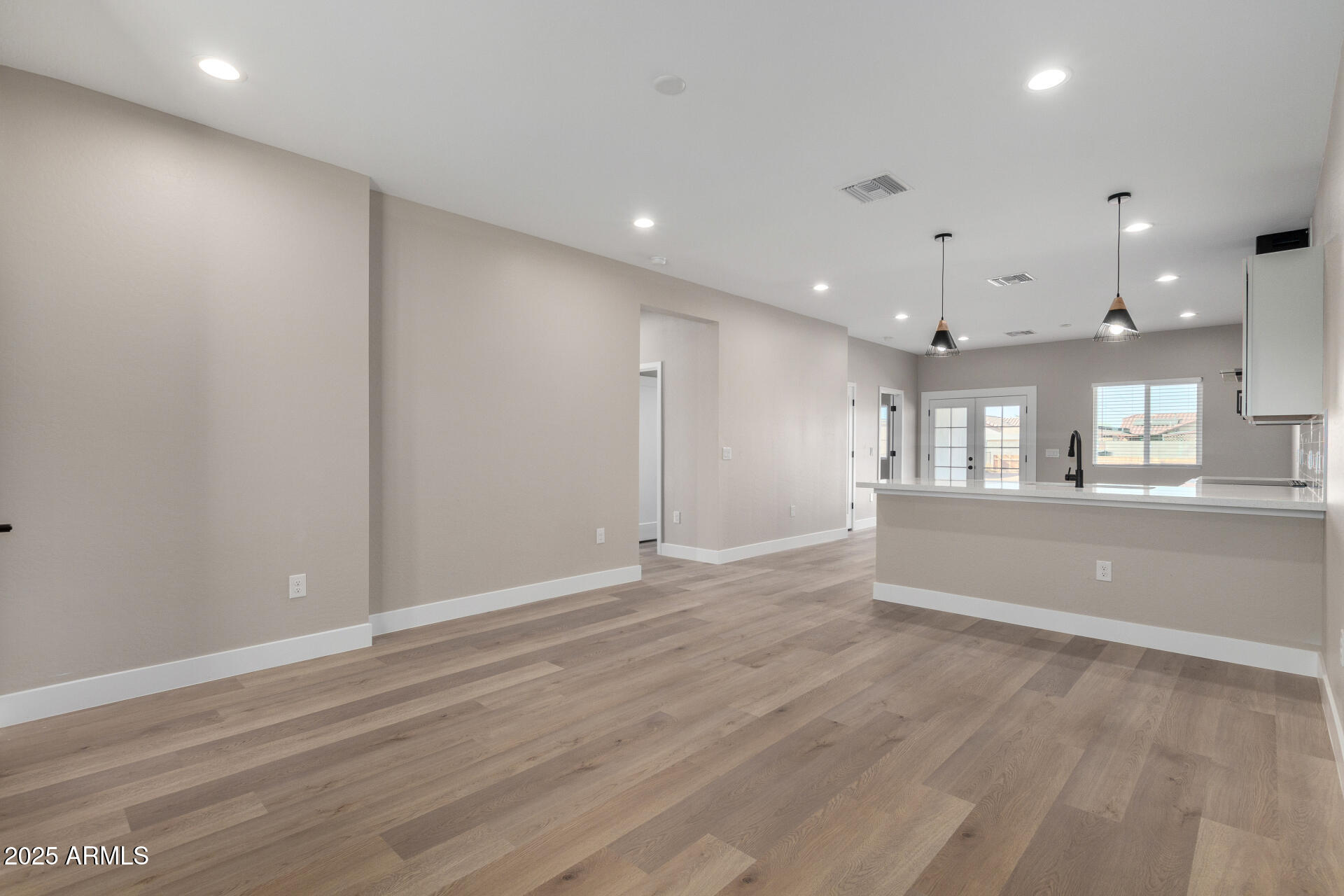 509 N Lincoln Avenue Property Photo 6