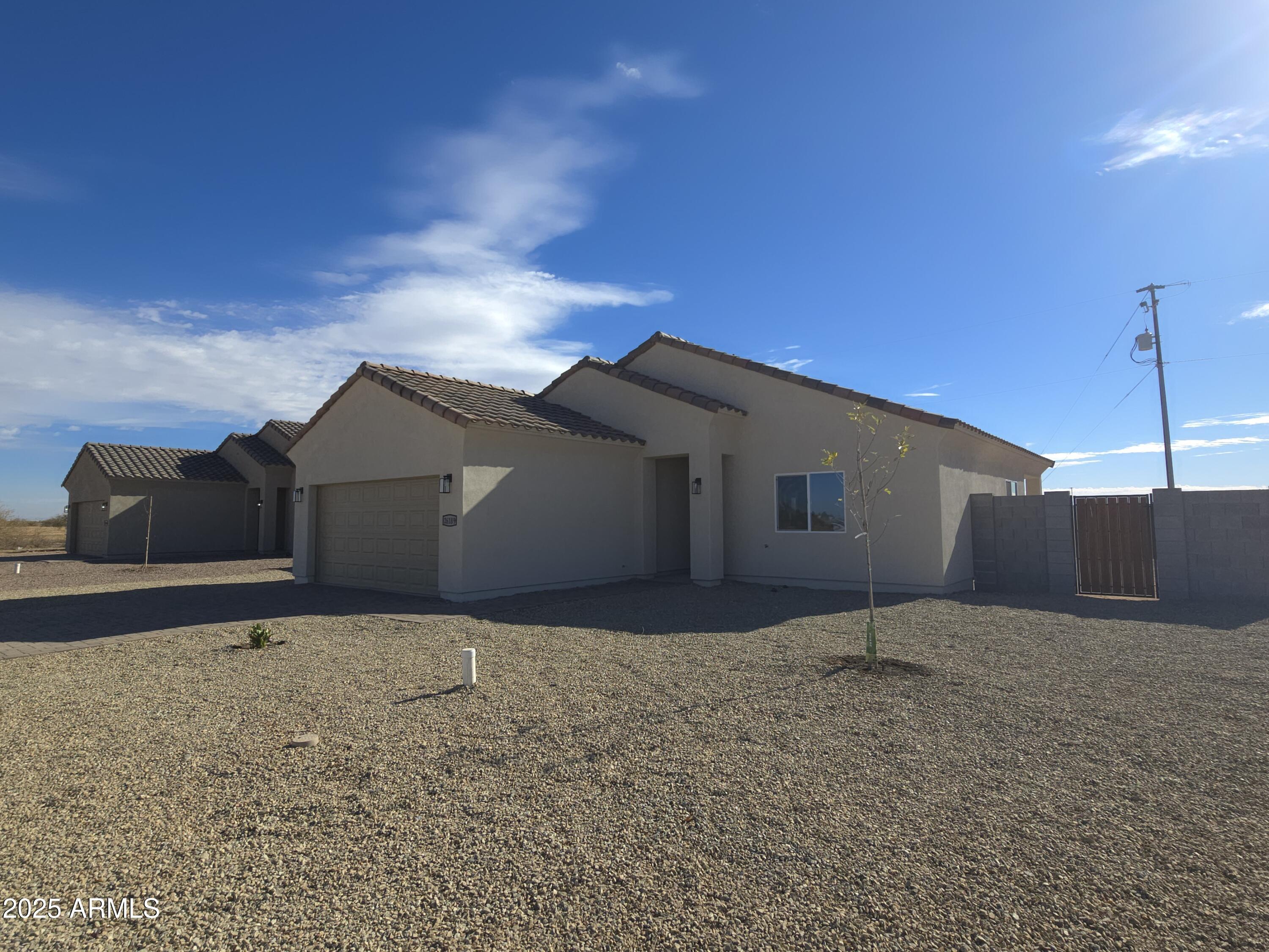 26293 W Desert Crest Street Property Photo 2