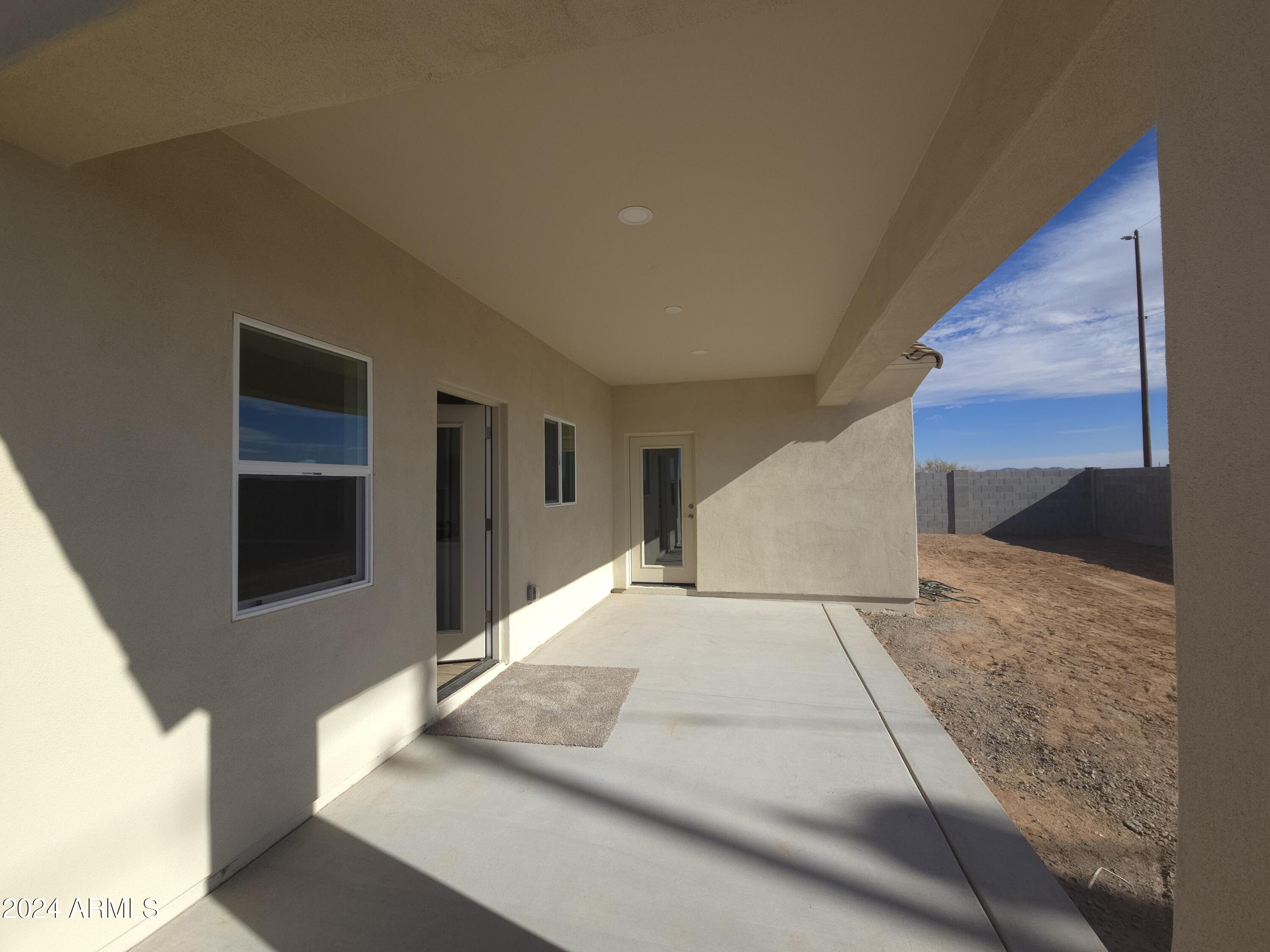 26293 W Desert Crest Street Property Photo 6