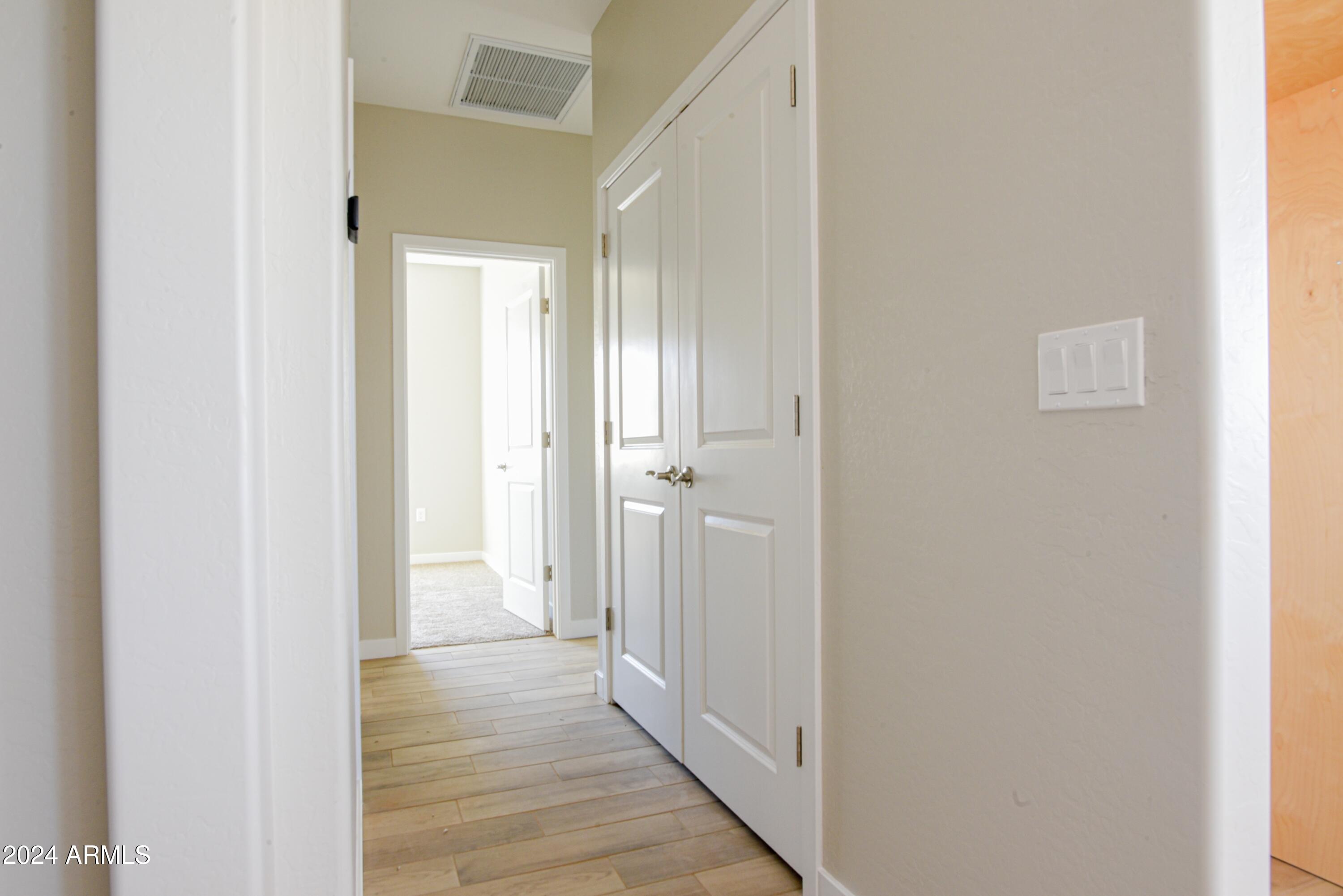 26293 W Desert Crest Street Property Photo 8
