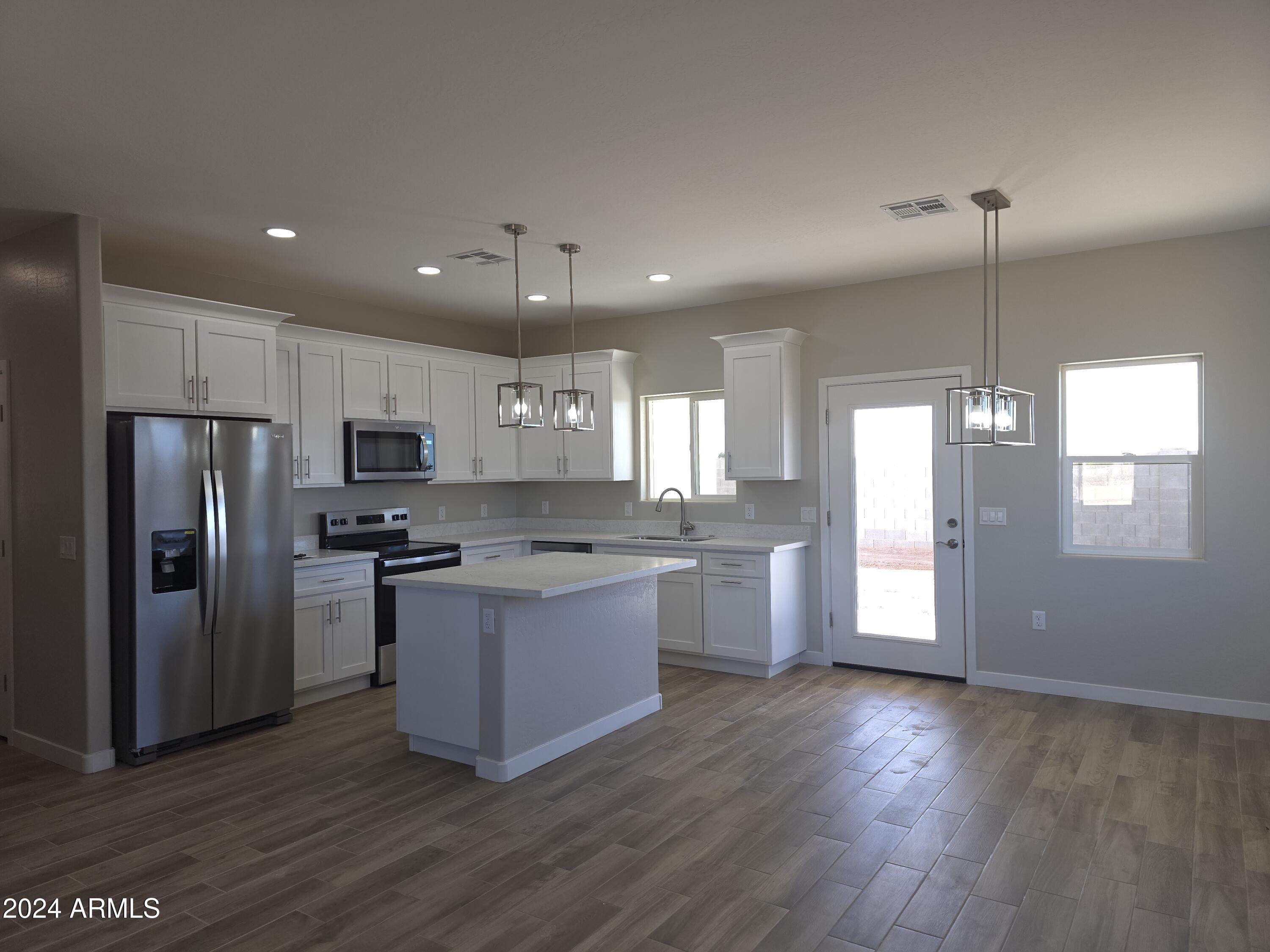 26293 W Desert Crest Street Property Photo 10