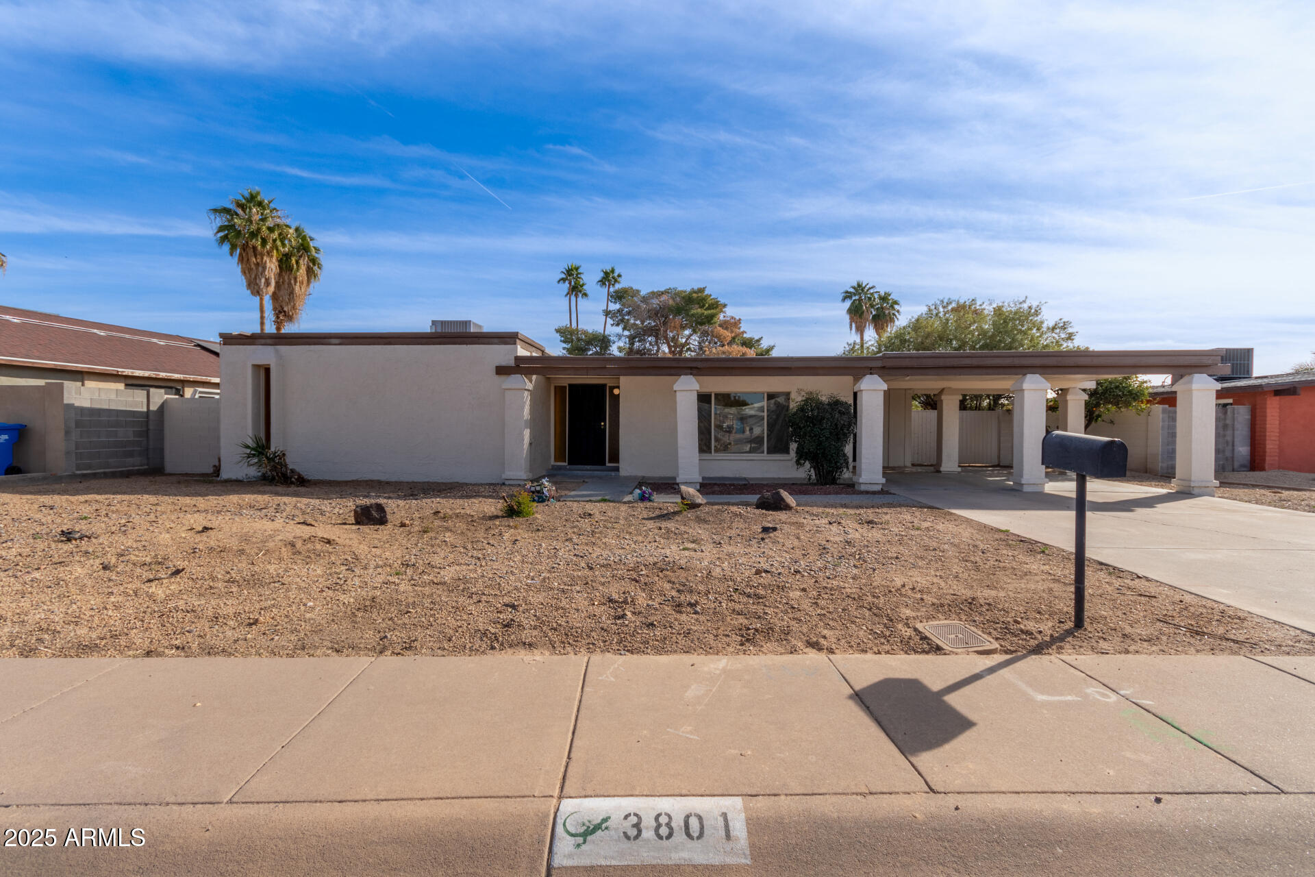 3801 W Mercer Lane Property Photo 1