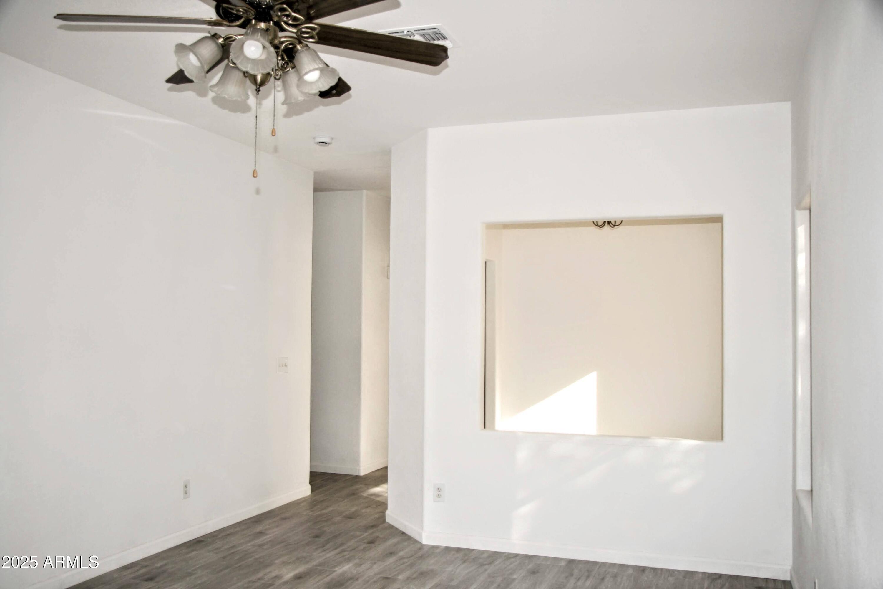 13915 N 132nd Lane Property Photo 11