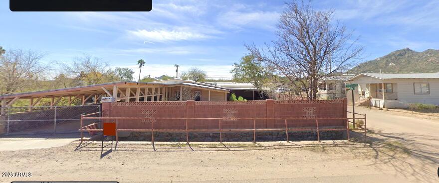 441 W Rocalla Avenue Property Photo