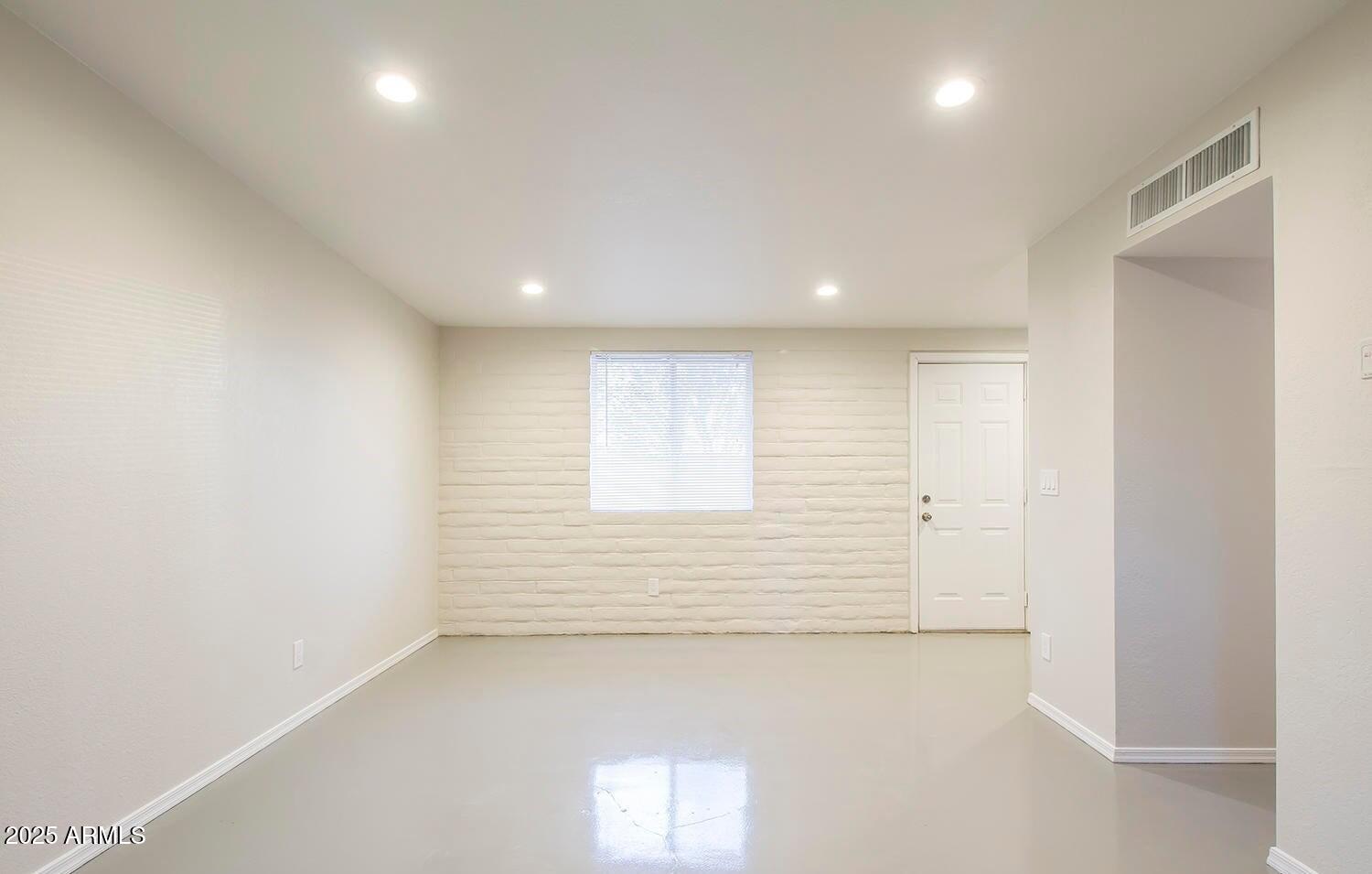 50 W King Road Property Photo 6
