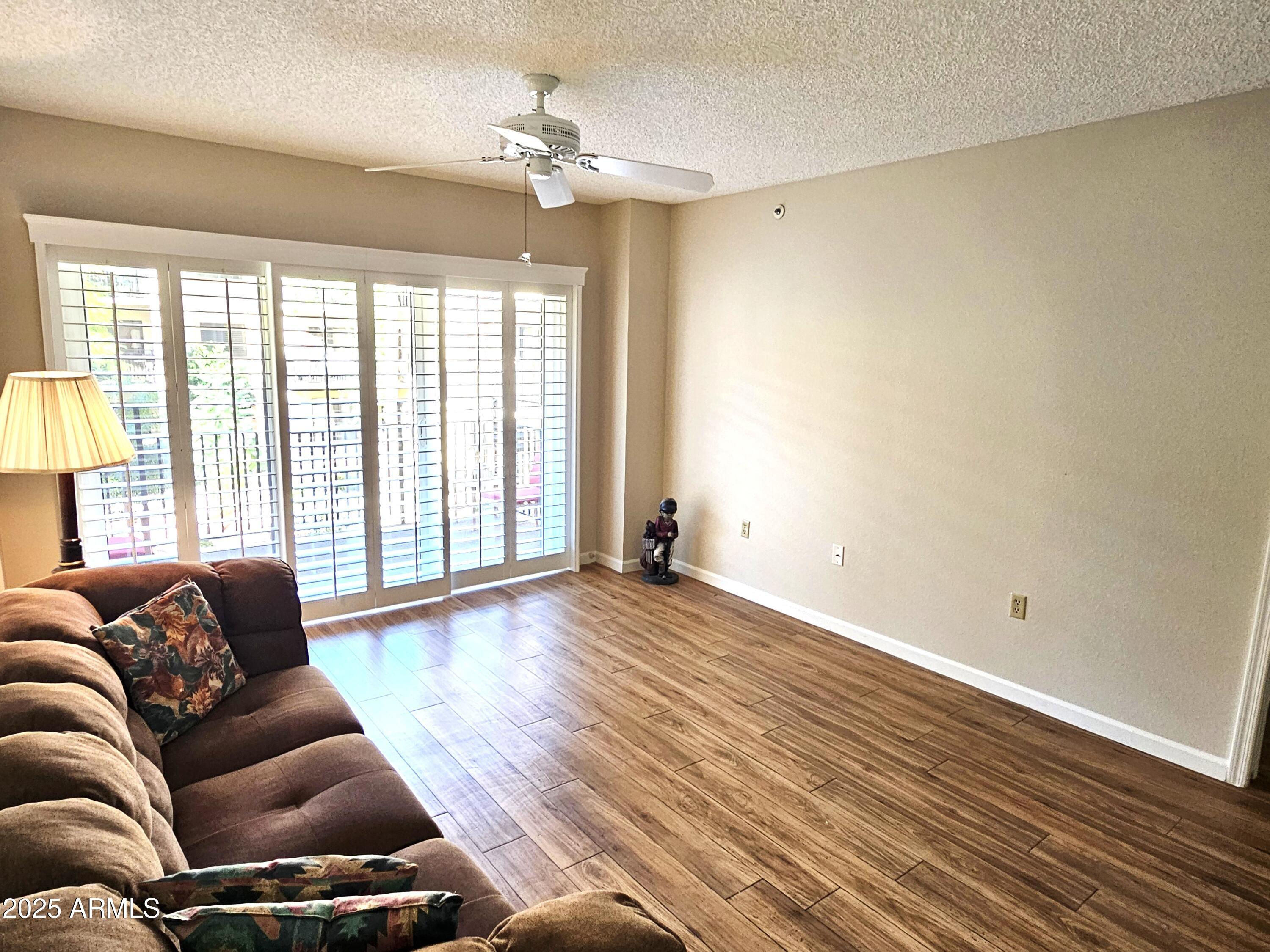 10330 W Thunderbird Boulevard Property Photo 6