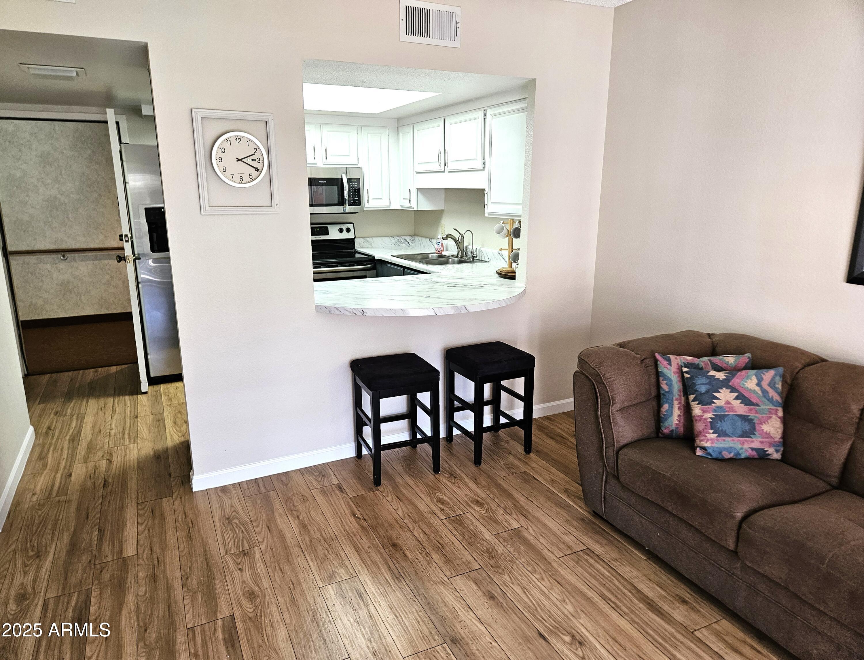 10330 W Thunderbird Boulevard Property Photo 8