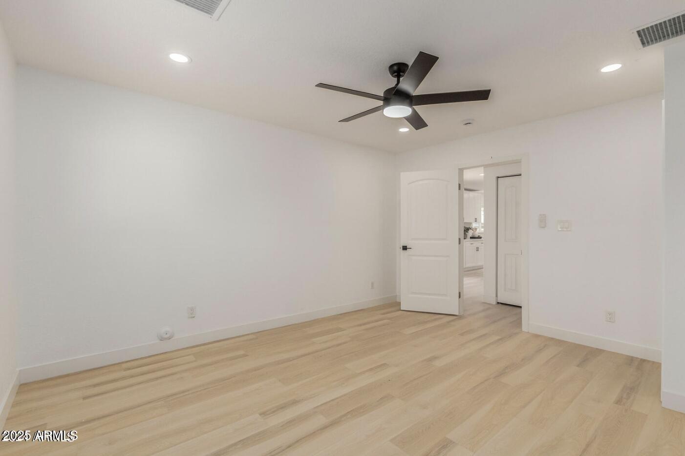 126 E Northern Avenue Property Photo 21