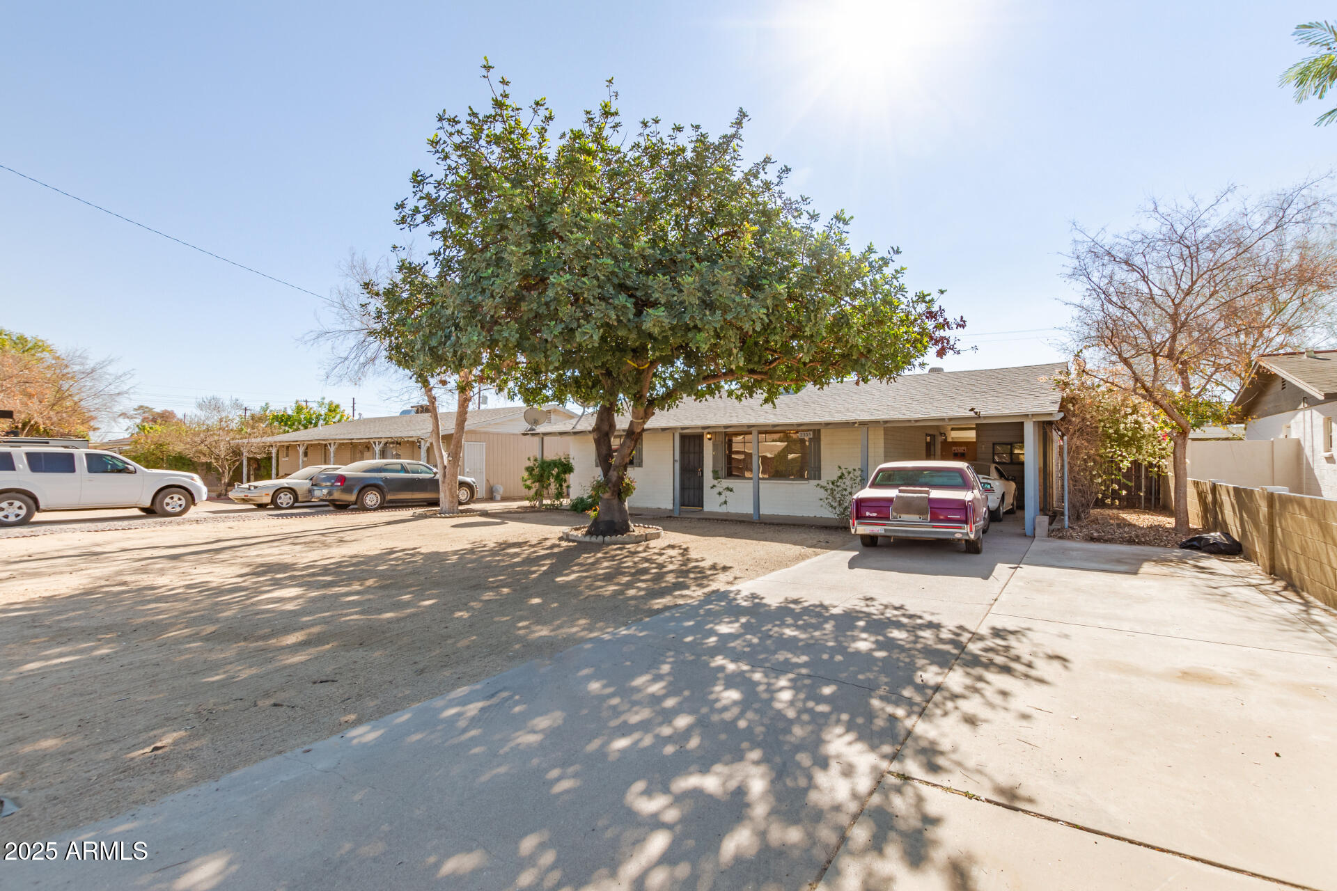 2335 W Tuckey Lane Property Photo 4